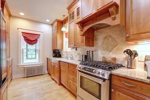 Geneva, New York, 14456, United States, 6 Bedrooms Bedrooms, ,4 BathroomsBathrooms,Residential,For Sale,1901730