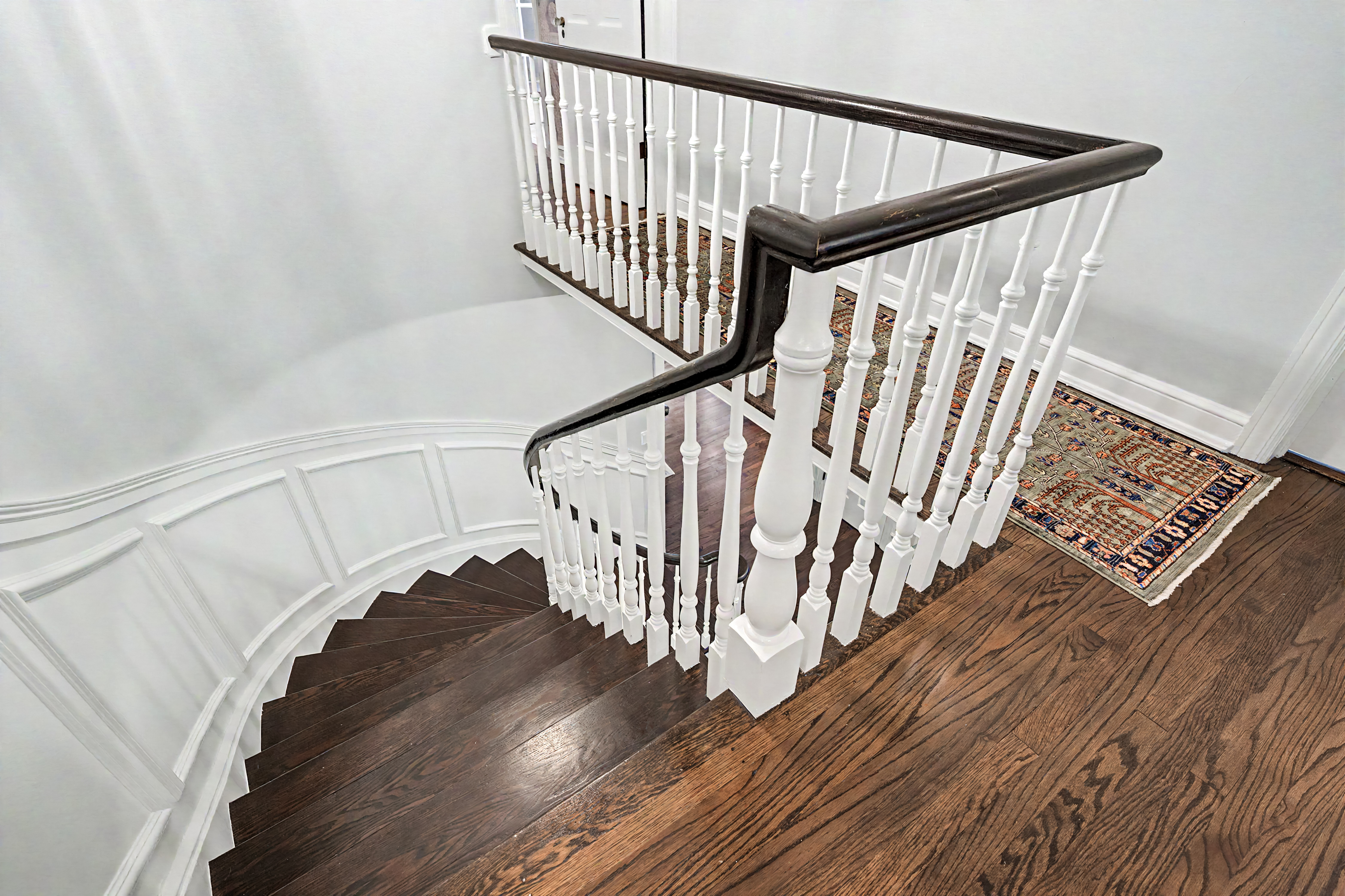  Rare, Fully Renovated, Updated Home Offering Move-In-Ready Luxury - 物件實景