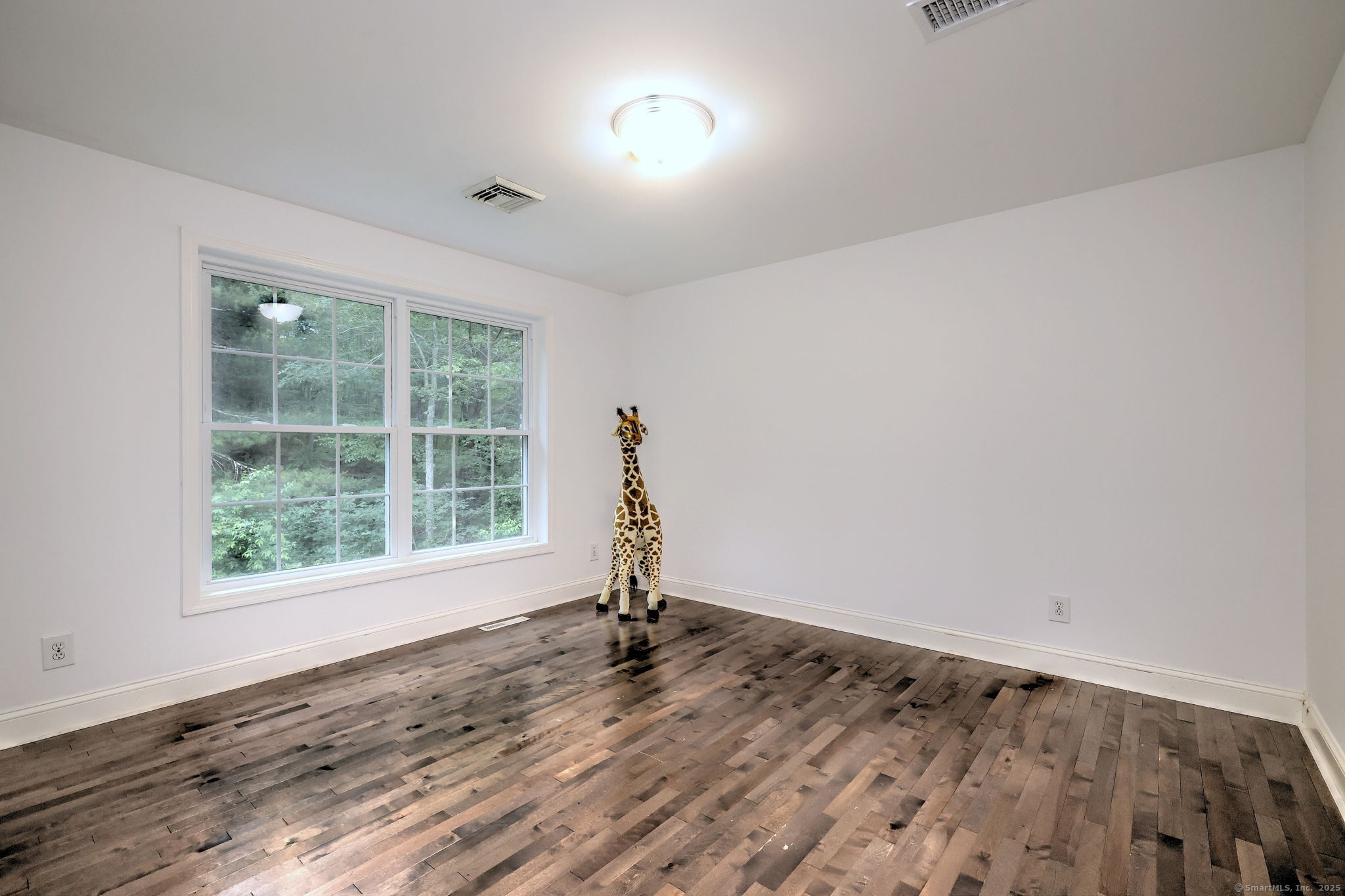 Newtown, Connecticut, 06470, United States, 5 Bedrooms Bedrooms, ,5 BathroomsBathrooms,Residential,For Sale,1907241