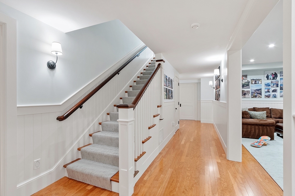 Concord, Massachusetts, 01742, United States, 6 Bedrooms Bedrooms, ,7 BathroomsBathrooms,Residential,For Sale,1938993