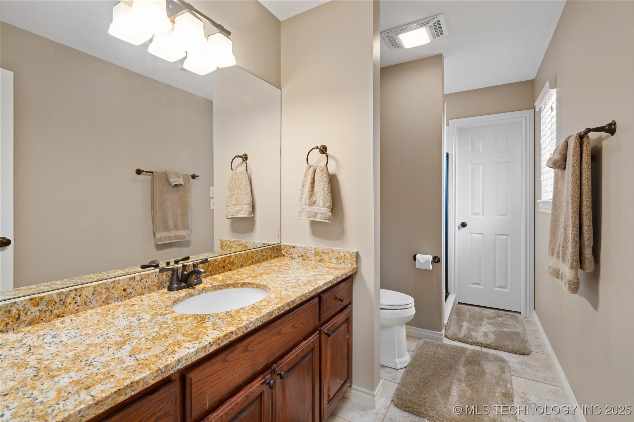 Bixby, Oklahoma, 74008, United States, 4 Bedrooms Bedrooms, ,5 BathroomsBathrooms,Residential,For Sale,1837310