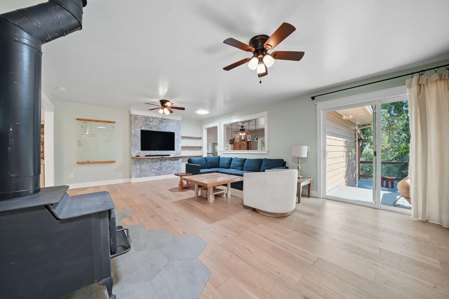 San Andreas, California, 95249, United States, 2 Bedrooms Bedrooms, ,2 BathroomsBathrooms,Residential,For Sale,1980033