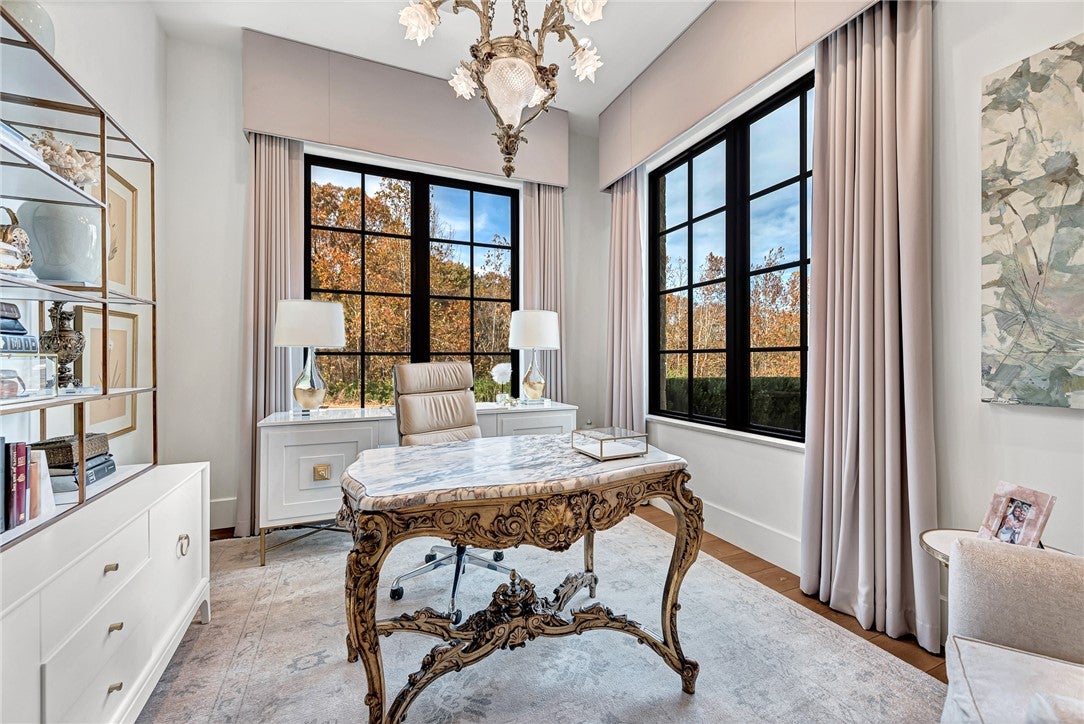 Fayetteville, Arkansas, 72704, United States, 4 Bedrooms Bedrooms, ,5 BathroomsBathrooms,Residential,For Sale,1993299