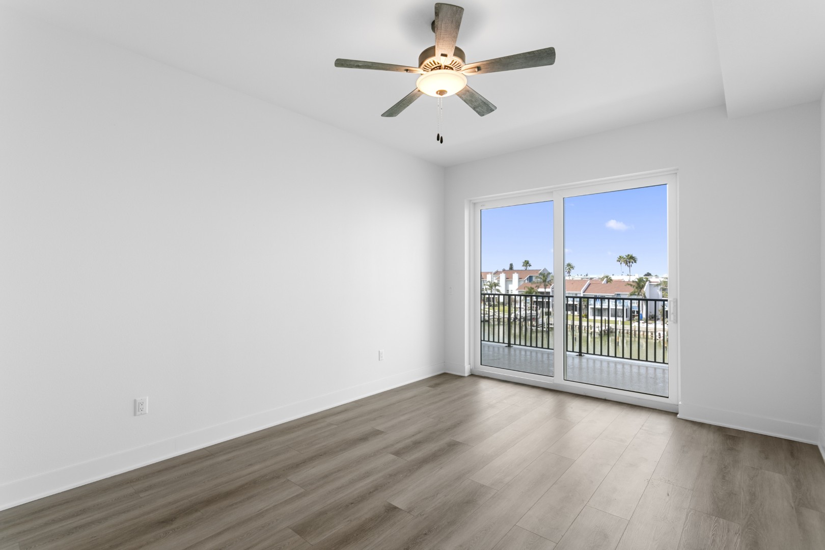 Madeira Beach, Florida, 33708, United States, 3 Bedrooms Bedrooms, ,3 BathroomsBathrooms,Residential,For Sale,1854294