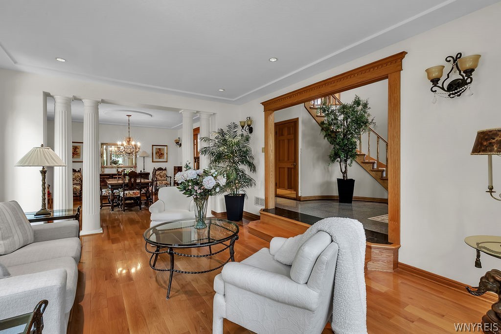 Grand Island, New York, 14072, United States, 4 Bedrooms Bedrooms, ,4 BathroomsBathrooms,Residential,For Sale,2048068