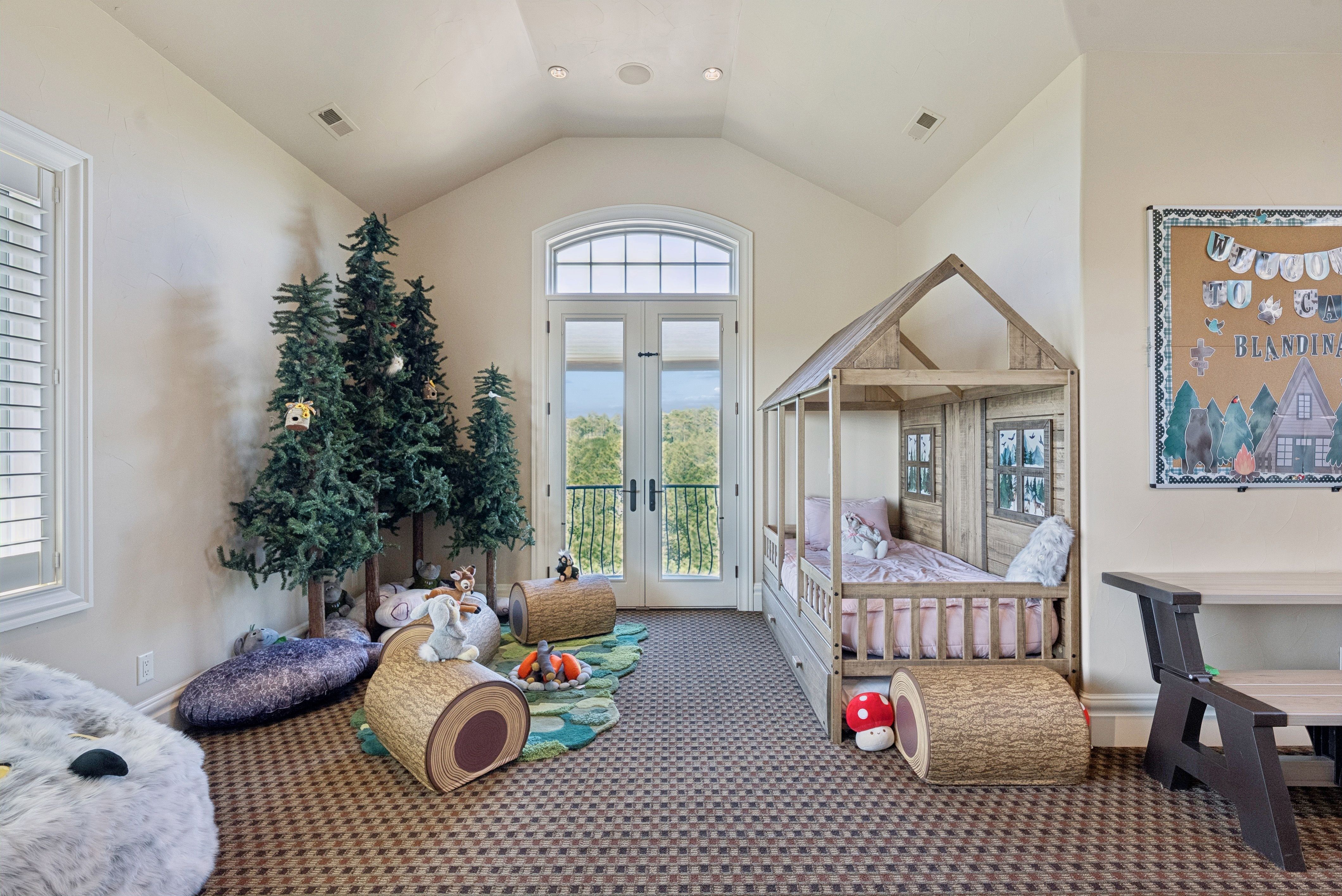  Extraordinary legacy estate on 2.59 private acres in Cathedral Pines - 物件實景