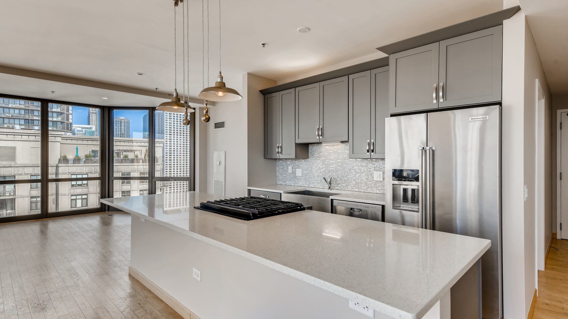 Chicago, Illinois, 60654, United States, 3 Bedrooms Bedrooms, ,4 BathroomsBathrooms,Residential,For Sale,1991279