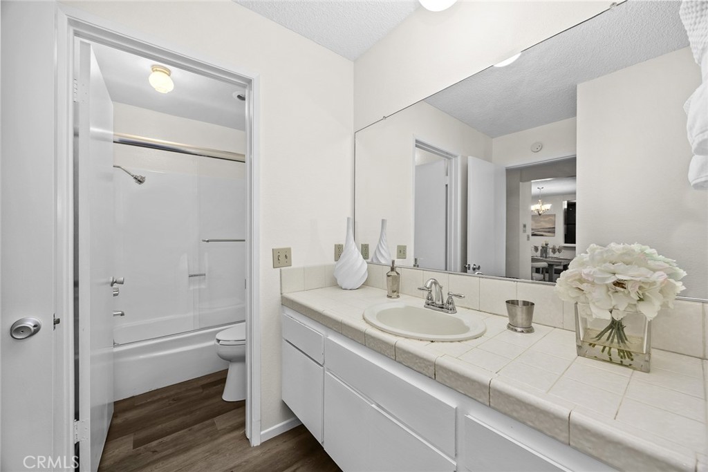 Pasadena, California, 91101, United States, 2 Bedrooms Bedrooms, ,1 BathroomBathrooms,Residential,For Sale,2002263