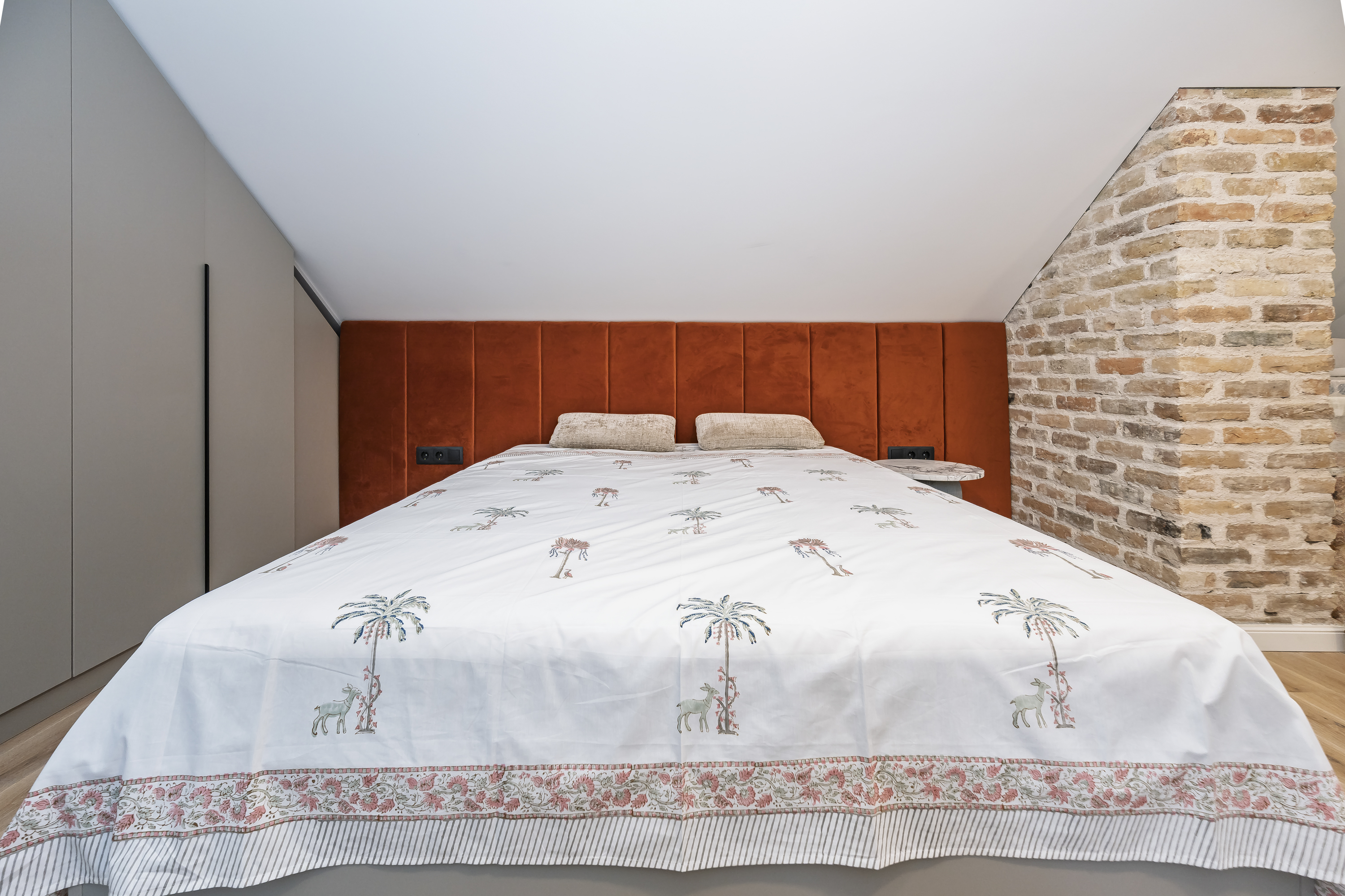  A Timeless Top-Floor Residence in the Heart of Vilnius Old Town - 物件實景