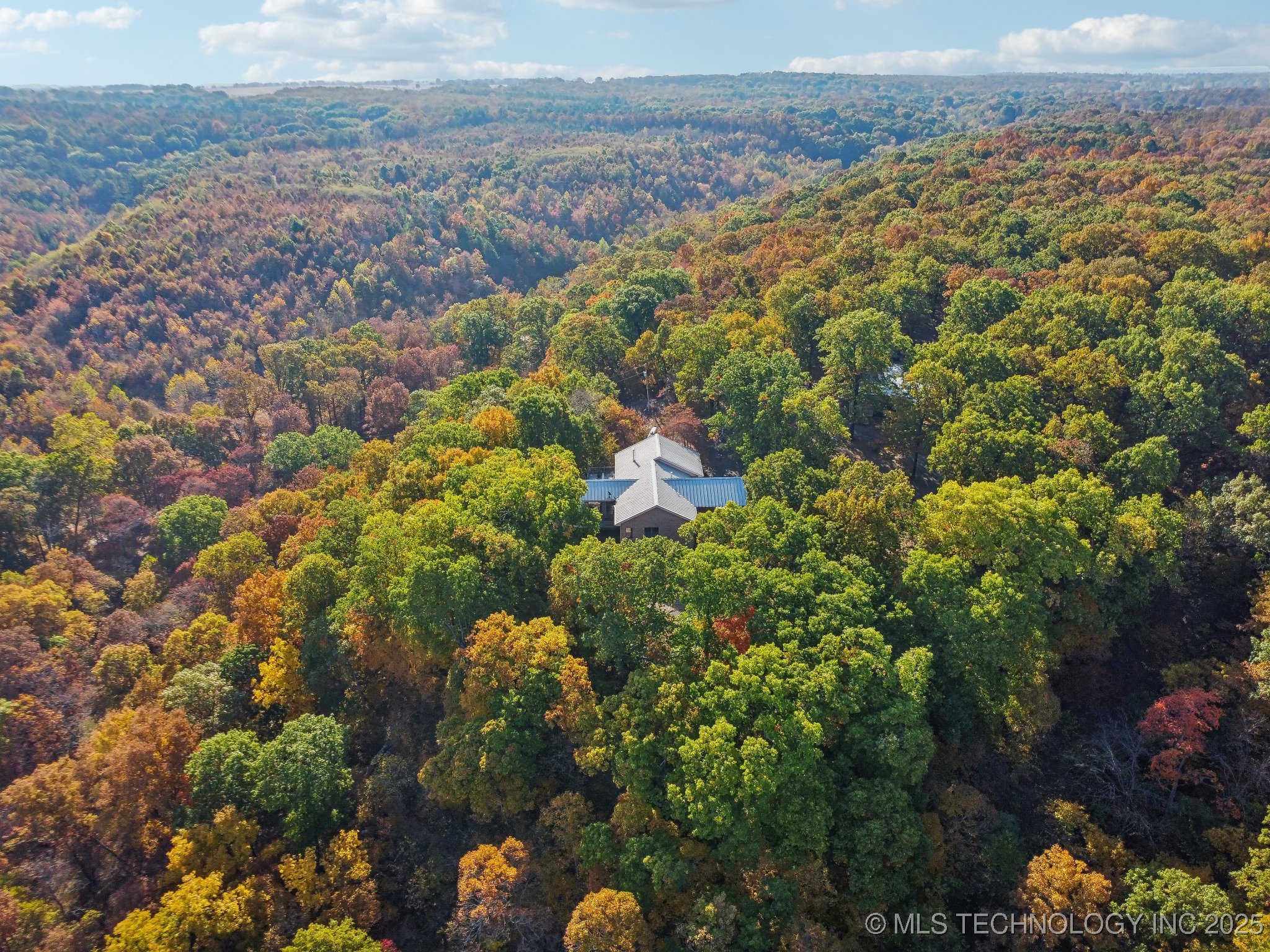 Spavinaw, Oklahoma, 74366, United States, 3 Bedrooms Bedrooms, ,2 BathroomsBathrooms,Residential,For Sale,1903763