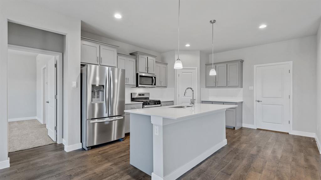 Mansfield, Texas, 76063, United States, 5 Bedrooms Bedrooms, ,3 BathroomsBathrooms,Residential,For Sale,1937196