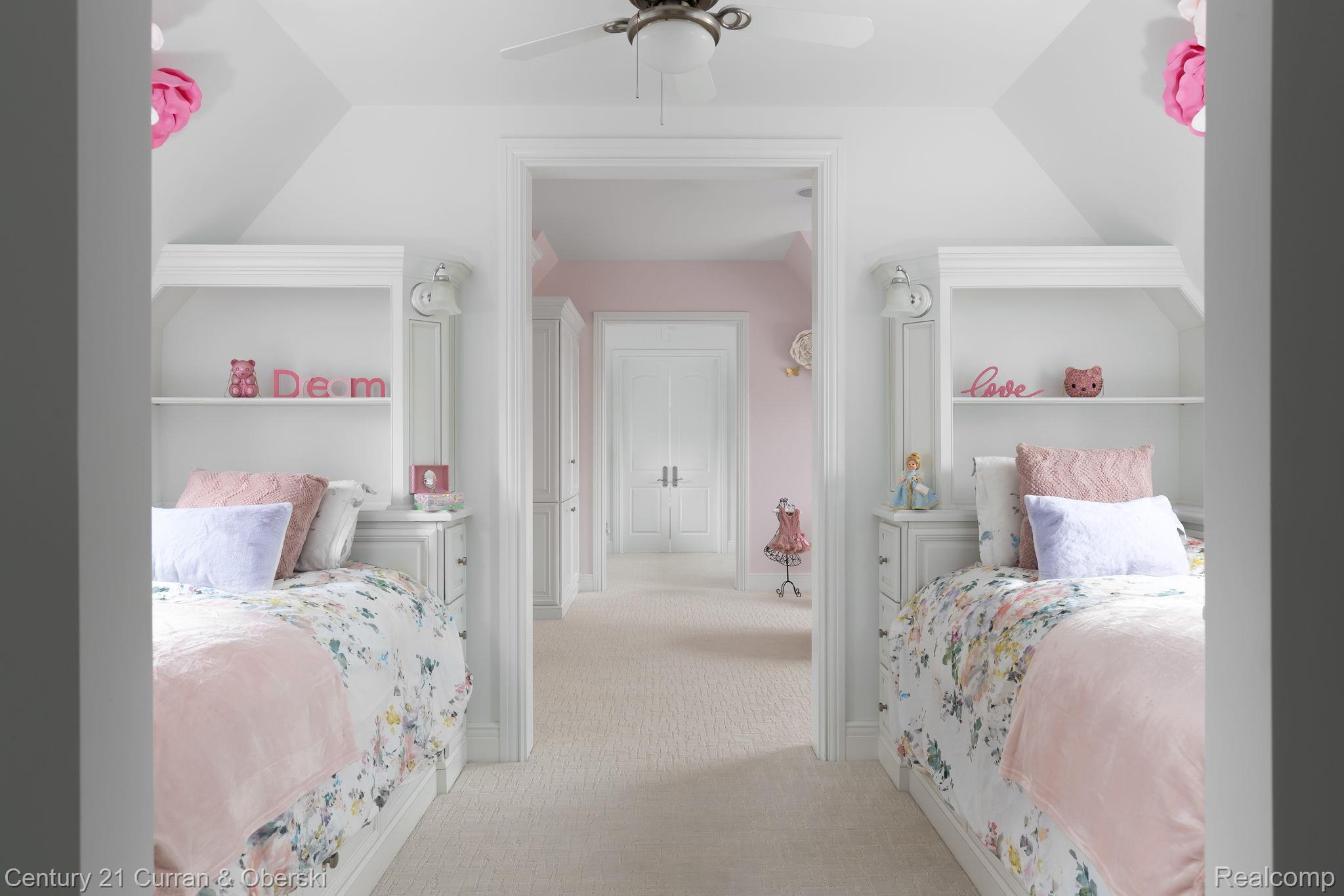 South Lyon, Michigan, 48178, United States, 6 Bedrooms Bedrooms, ,8 BathroomsBathrooms,Residential,For Sale,1914337