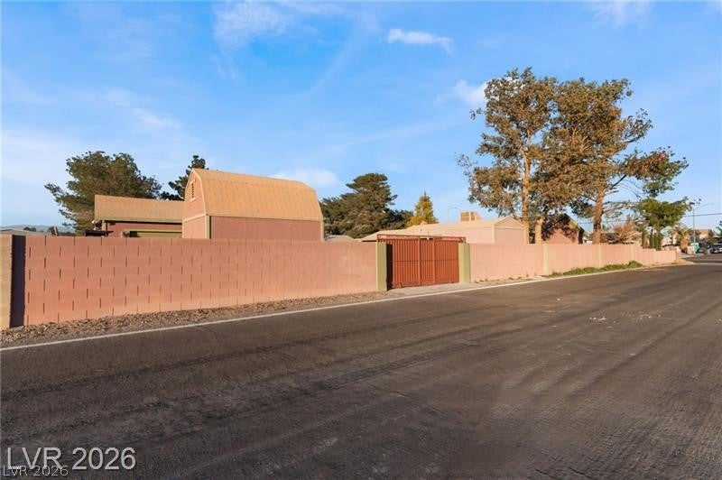 Las Vegas, Nevada, 89130, United States, 3 Bedrooms Bedrooms, ,2 BathroomsBathrooms,Residential,For Sale,2048460