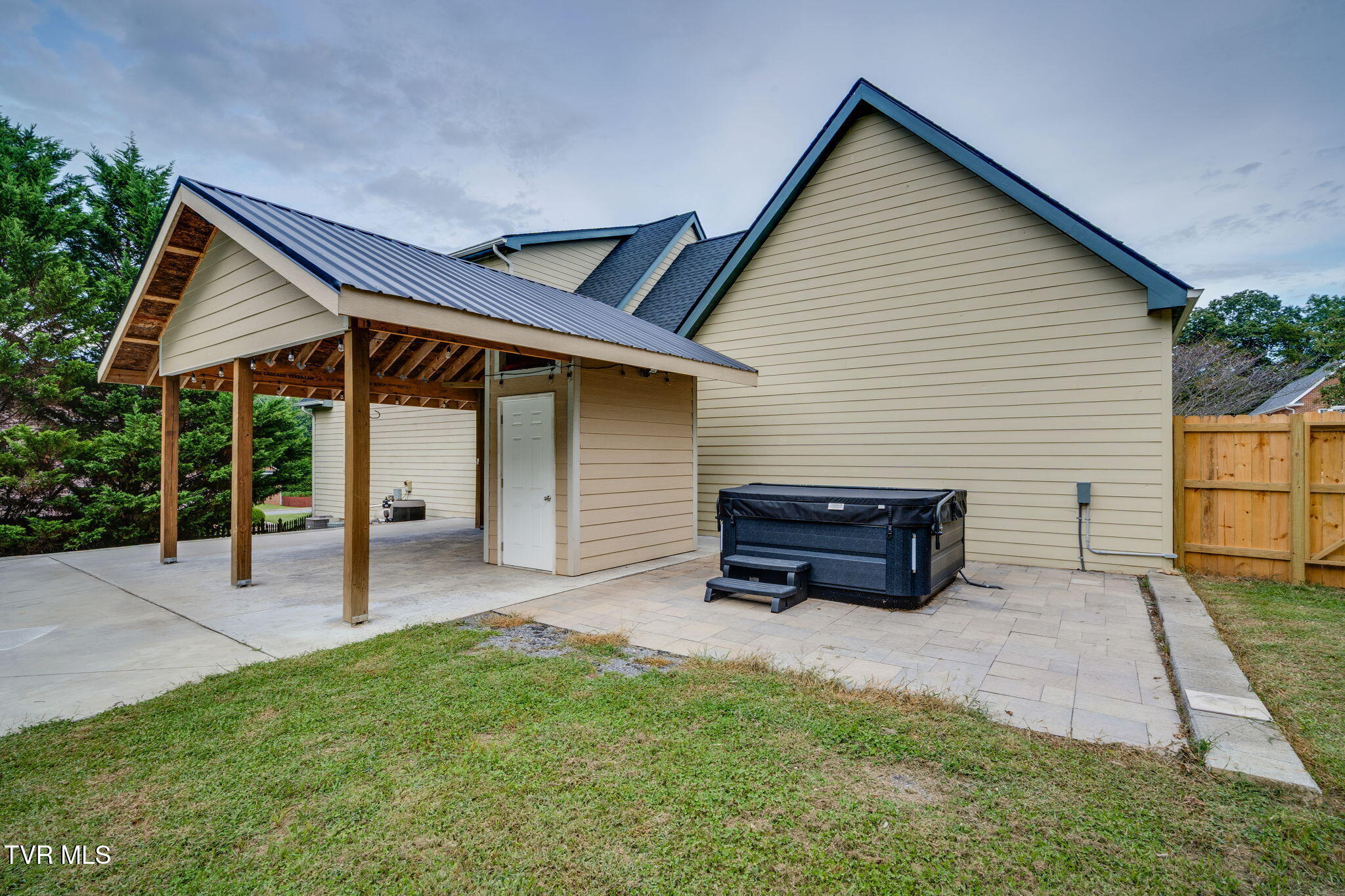 Gray, Tennessee, 37615, United States, 3 Bedrooms Bedrooms, ,4 BathroomsBathrooms,Residential,For Sale,1978151