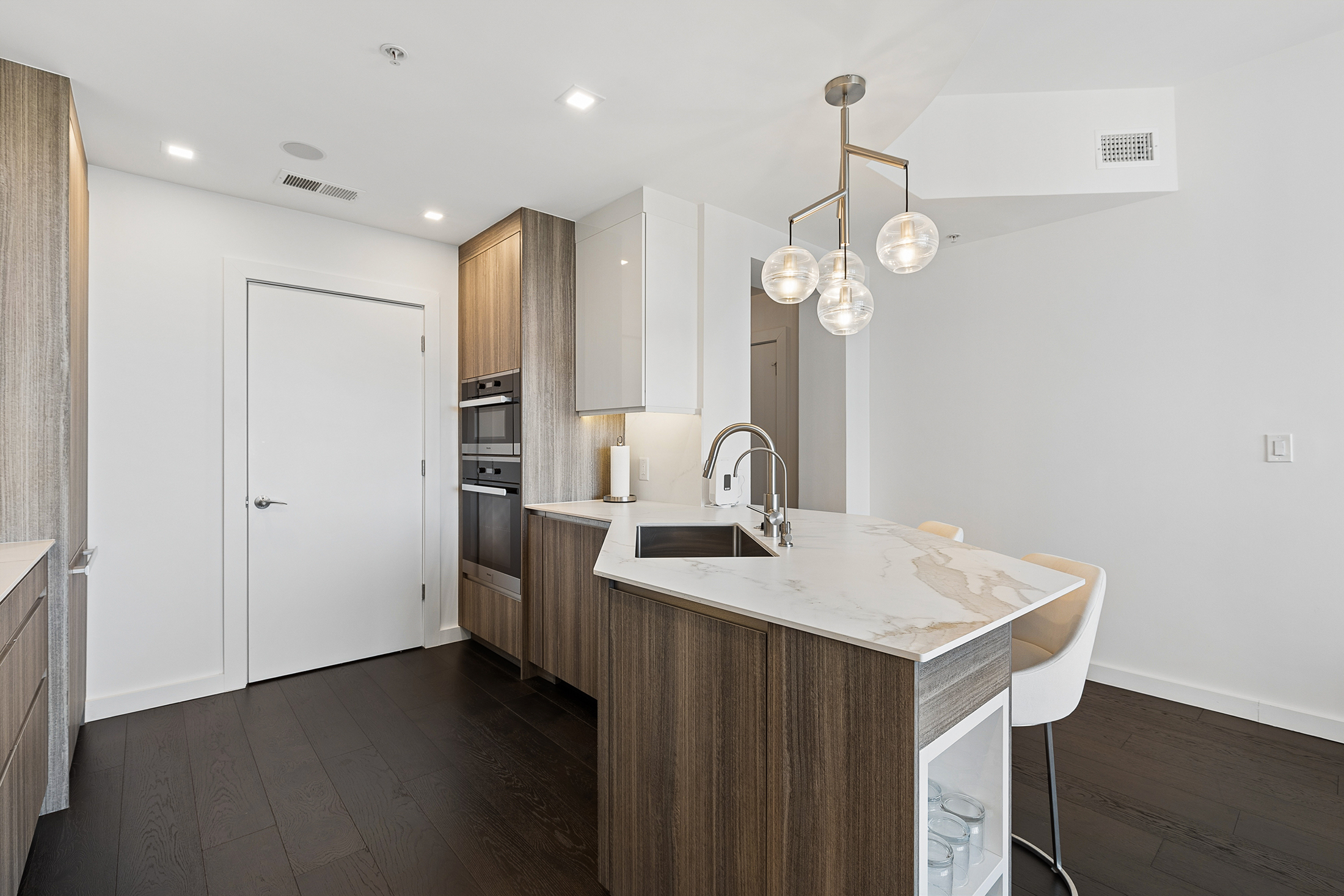  Exceptional One Bedroom Residence at Luxe - 物件實景