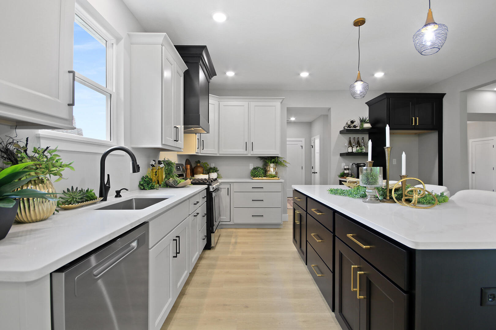 COLUMBIA, Missouri, 65202, United States, 4 Bedrooms Bedrooms, ,3 BathroomsBathrooms,Residential,For Sale,2008835