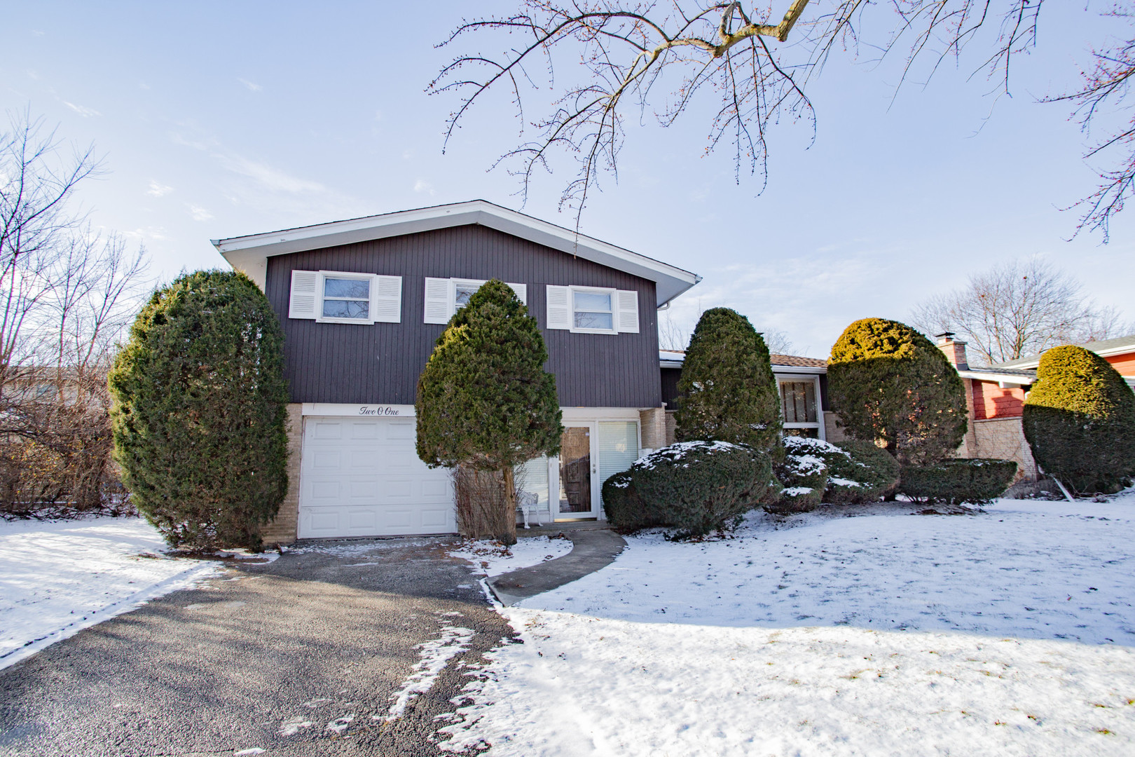 Wilmette, Illinois, 60091, United States, 3 Bedrooms Bedrooms, ,3 BathroomsBathrooms,Residential,For Sale,2013016