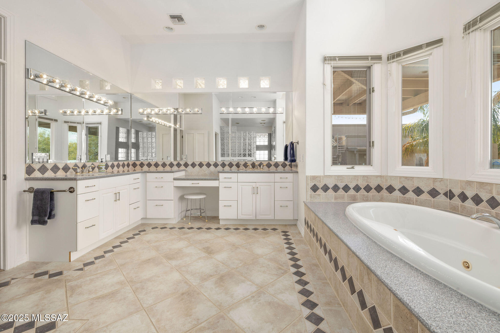 Tucson, Arizona, 85742, United States, 6 Bedrooms Bedrooms, ,6 BathroomsBathrooms,Residential,For Sale,1828344