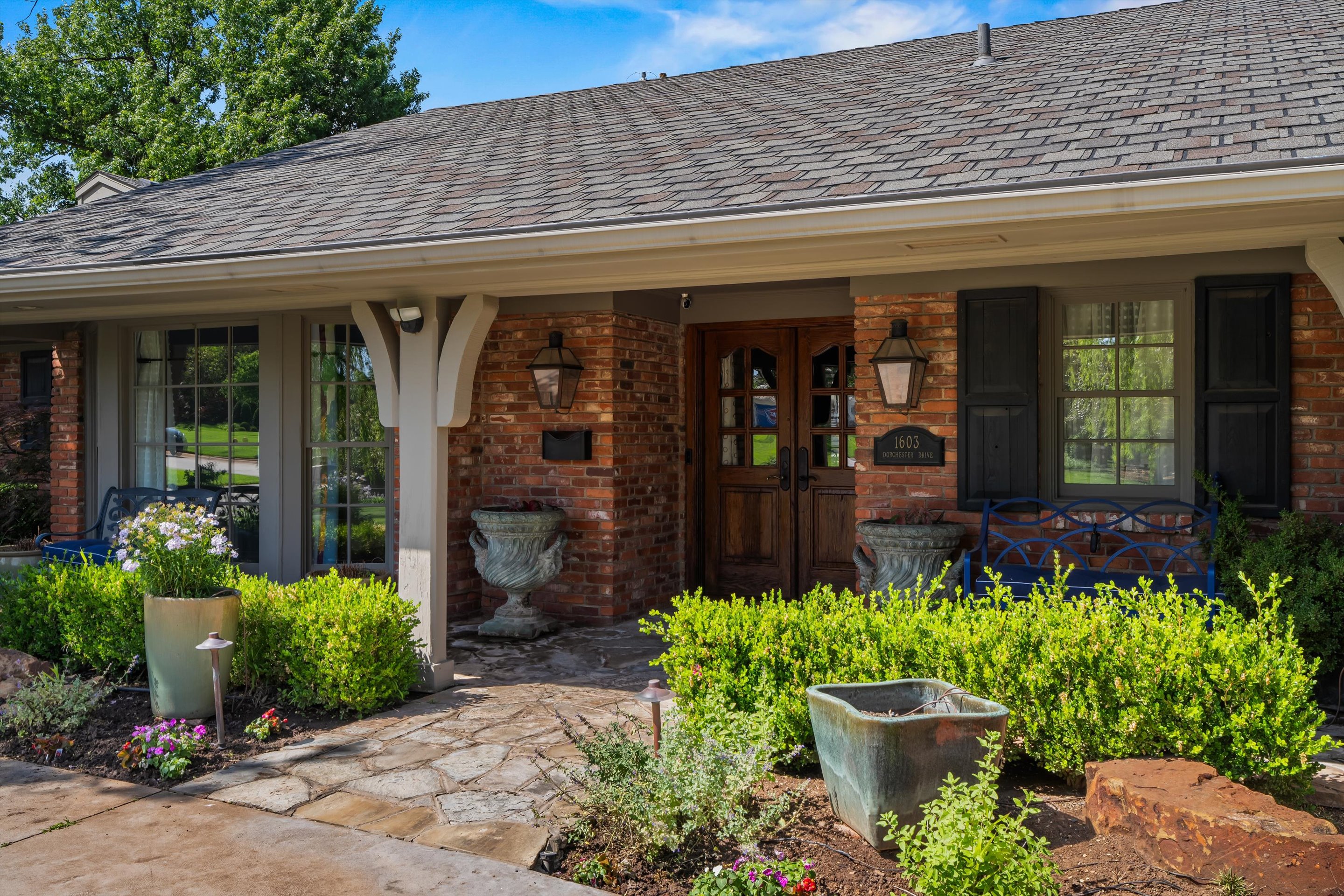  1603 Dorchester Drive, Nichols Hills, OK 73120 - 物件實景