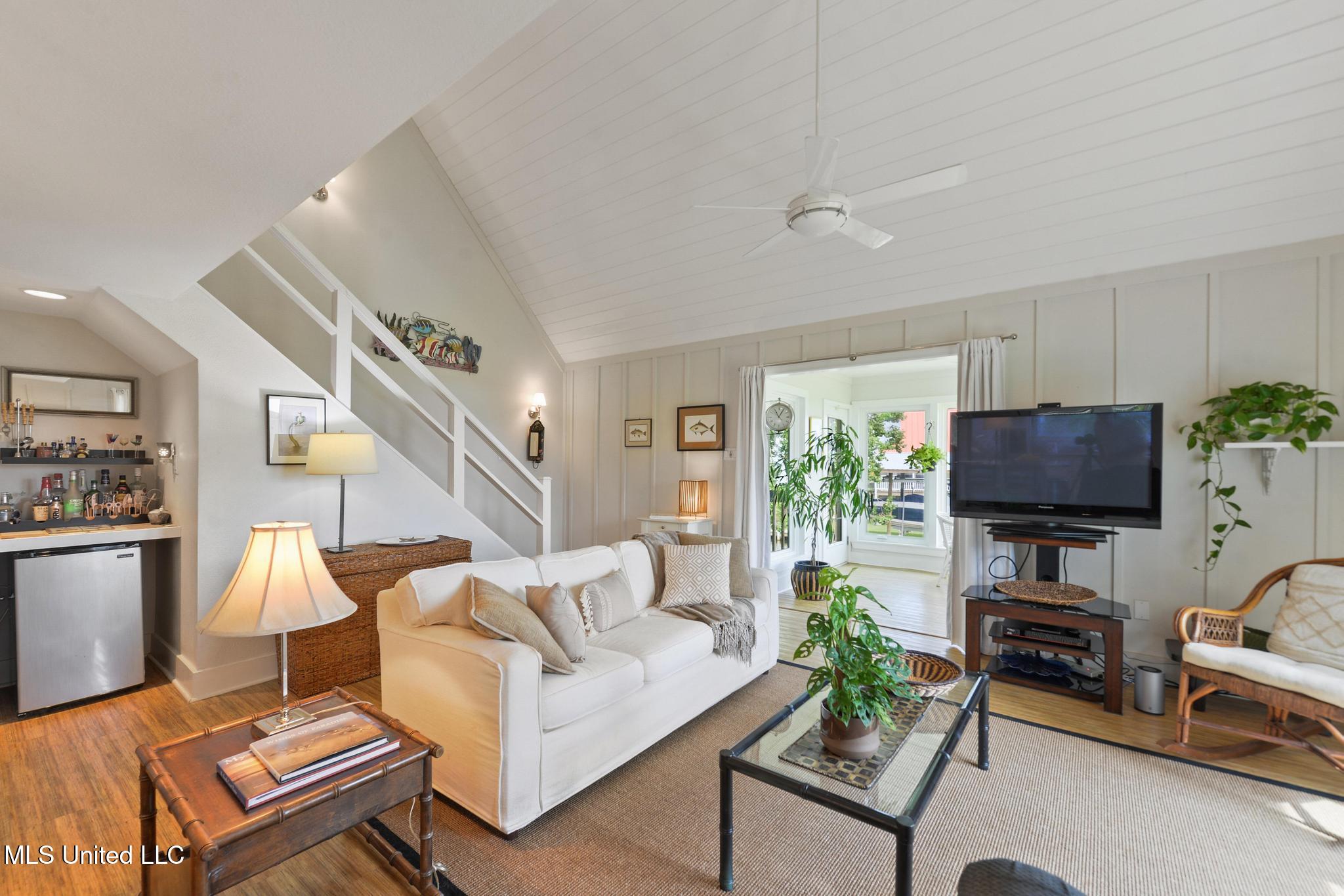 Bay Saint Louis, Mississippi, 39520, United States, 2 Bedrooms Bedrooms, ,2 BathroomsBathrooms,Residential,For Sale,1913082