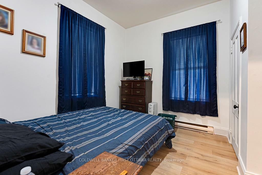 SMITHS FALLS, Ontario, K7A 2Z5, CA, 8 Bedrooms Bedrooms, ,Residential,For Sale,1866562