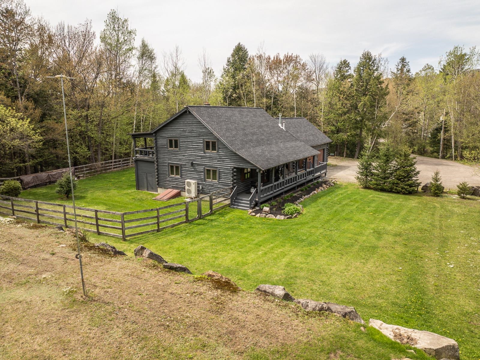 Littleton, New Hampshire, 03561, United States, 5 Bedrooms Bedrooms, ,2 BathroomsBathrooms,Residential,For Sale,1820898