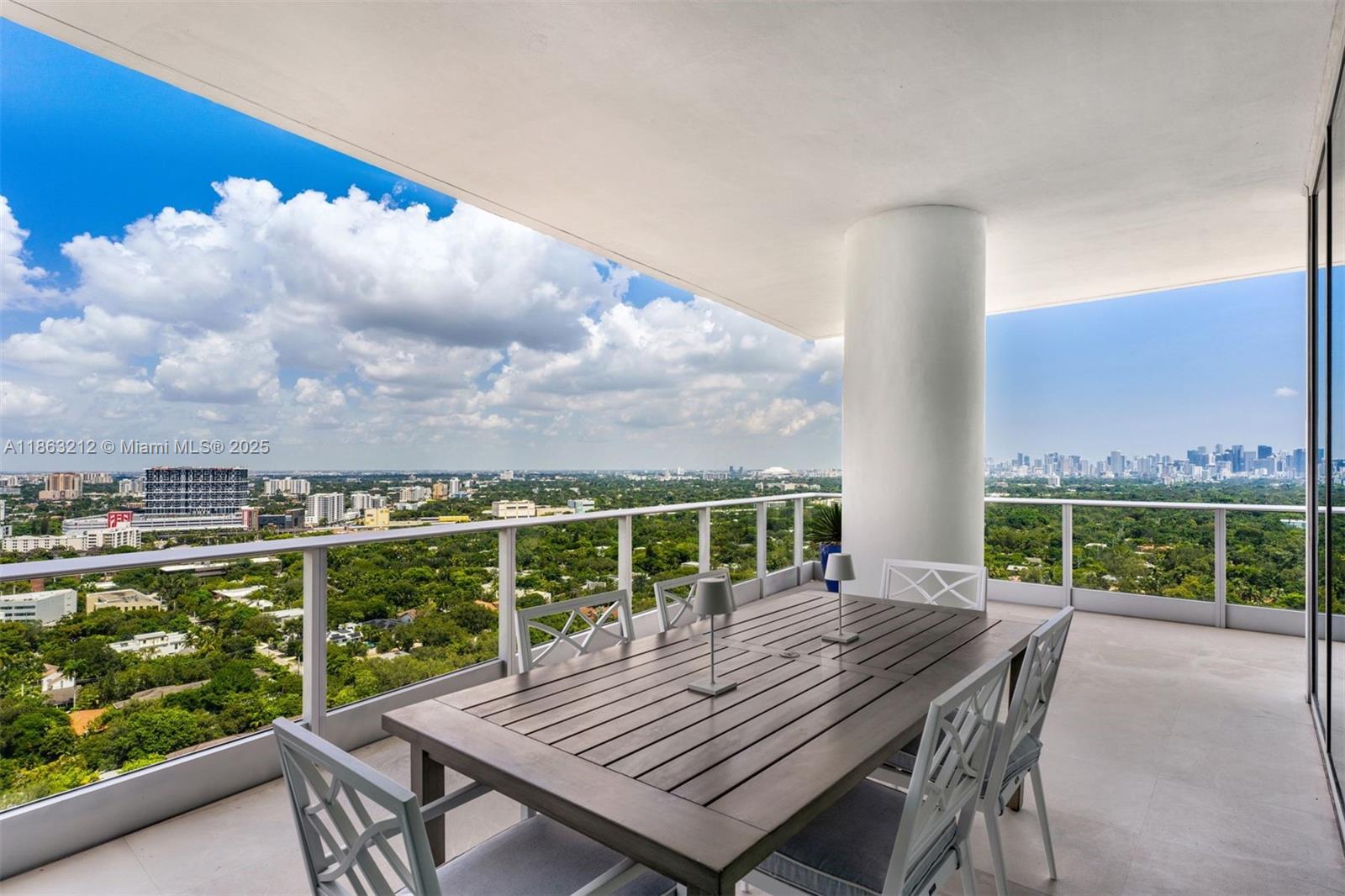 Miami, Florida, 33133, United States, 3 Bedrooms Bedrooms, ,4 BathroomsBathrooms,Residential,For Sale,1933299