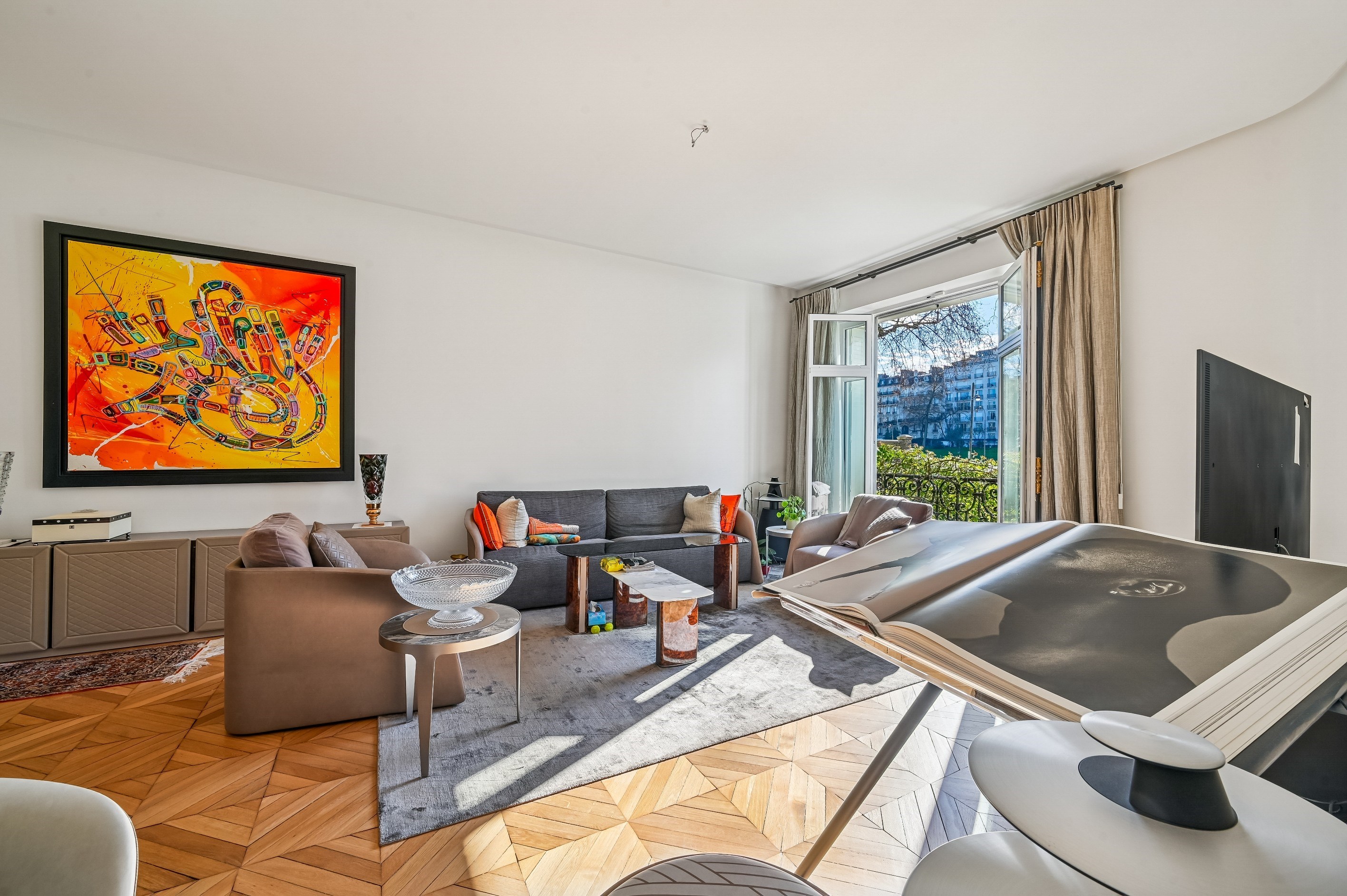  Avenue Foch — Exceptional Duplex Designed by Pierre Yovanovitch with Landscaped… - 物件實景