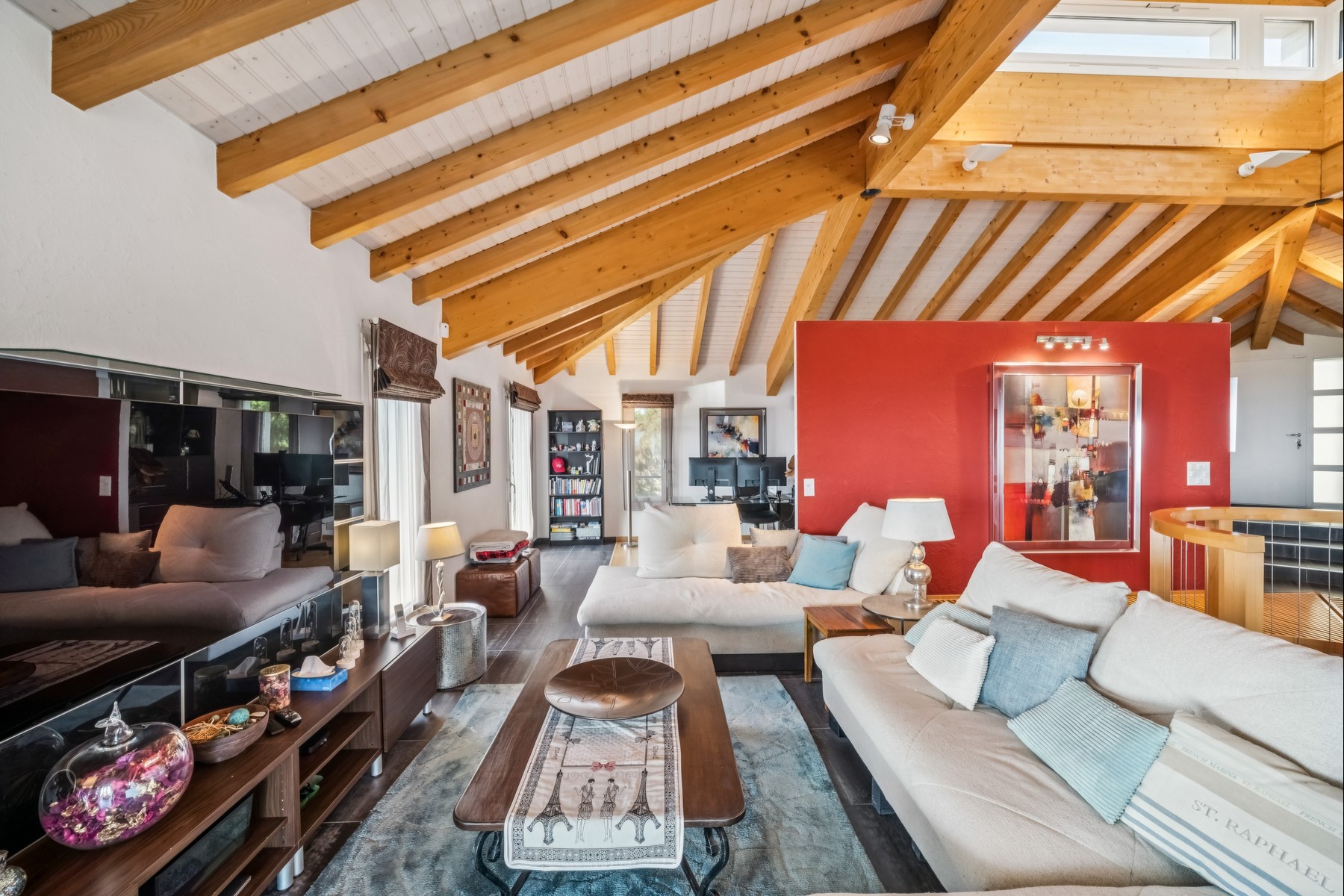  Contemporary architect-designed villa with spectacular spaces, at the foot of Le - 物件實景