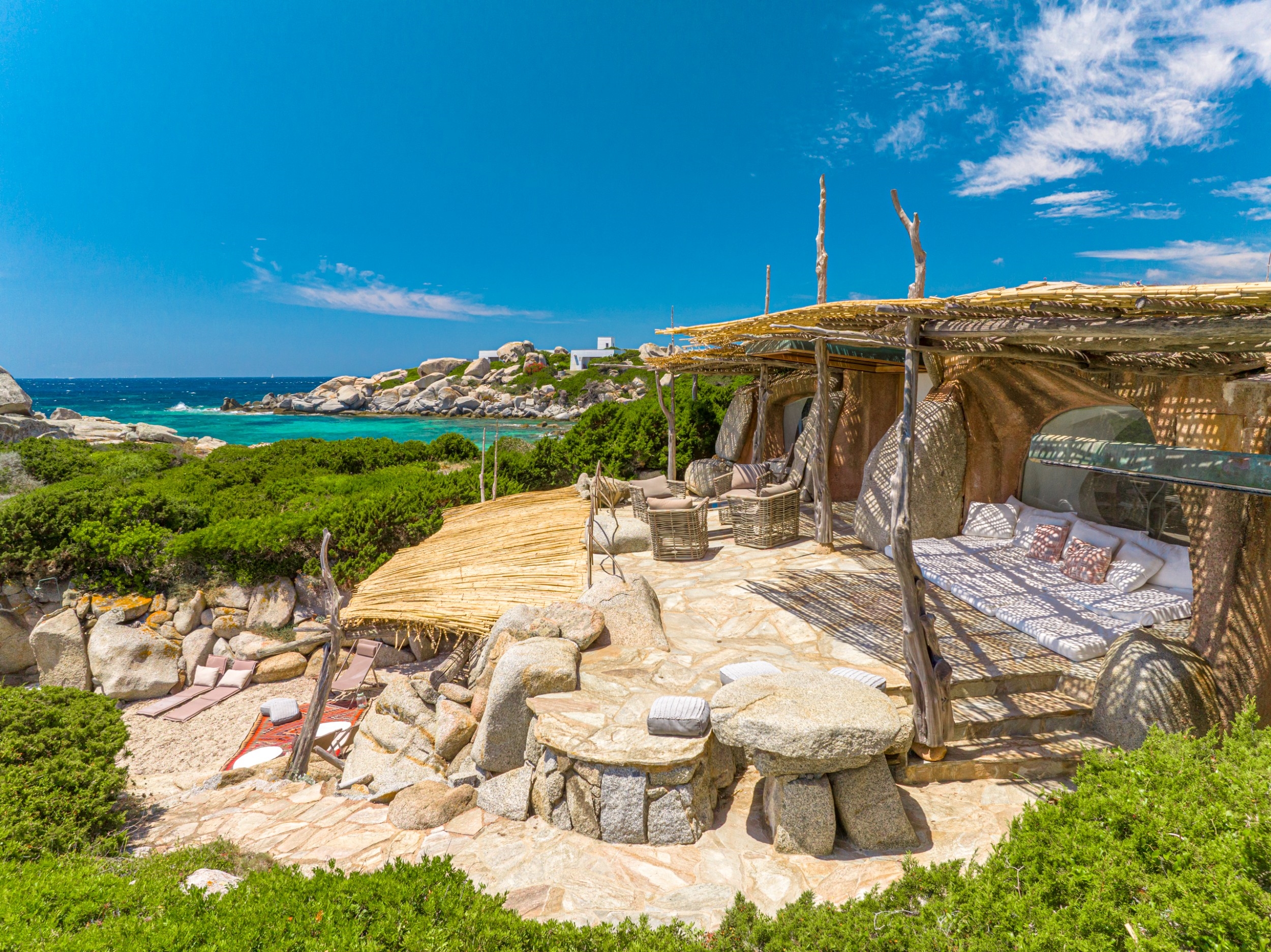  For sale : Waterfront property for sale - Private cove - Designed by Savin Coue… - 物件實景