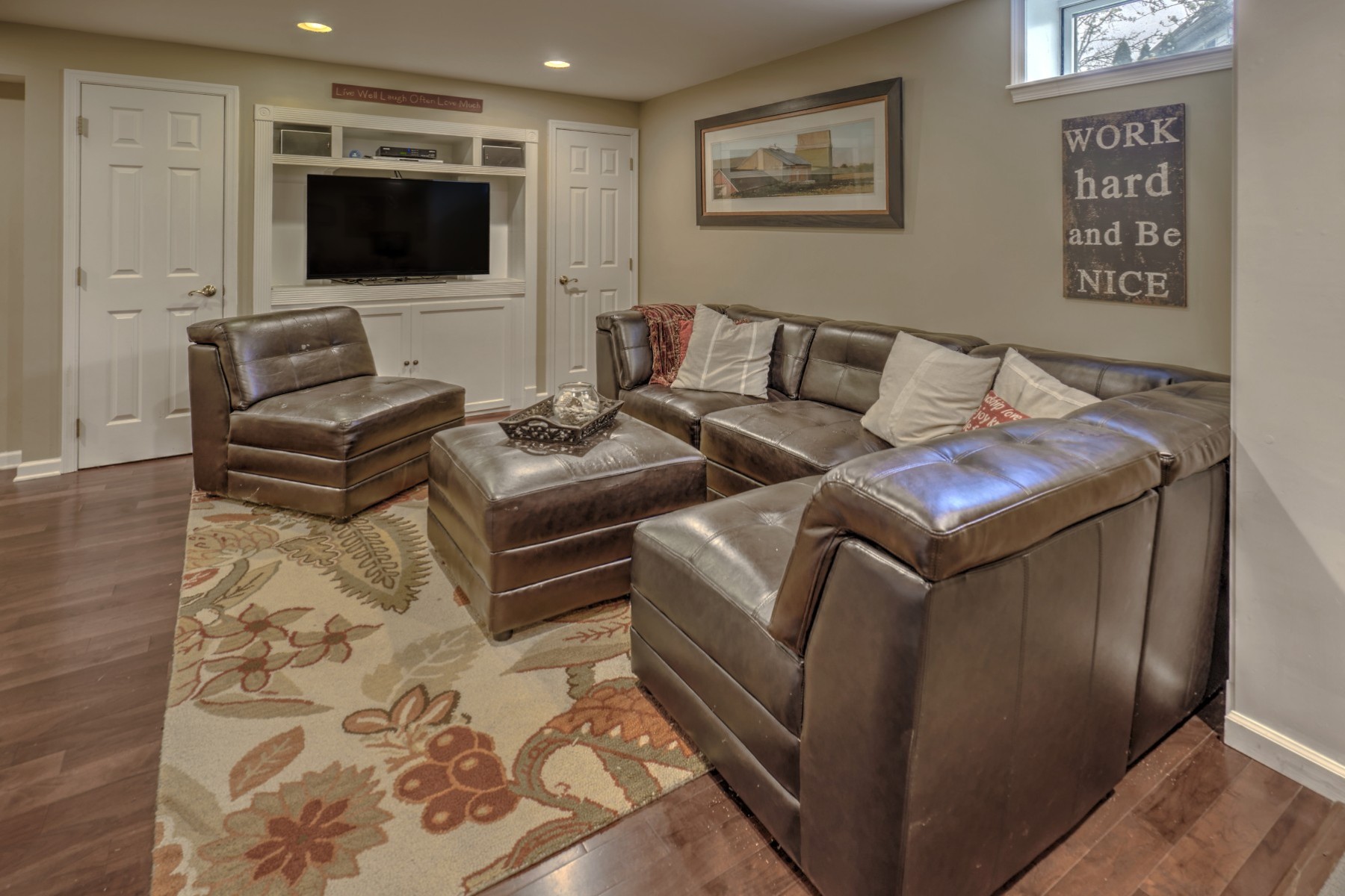  Thoughtfully Designed Living Space Balances Luxury and Everyday Functionality - 物件實景