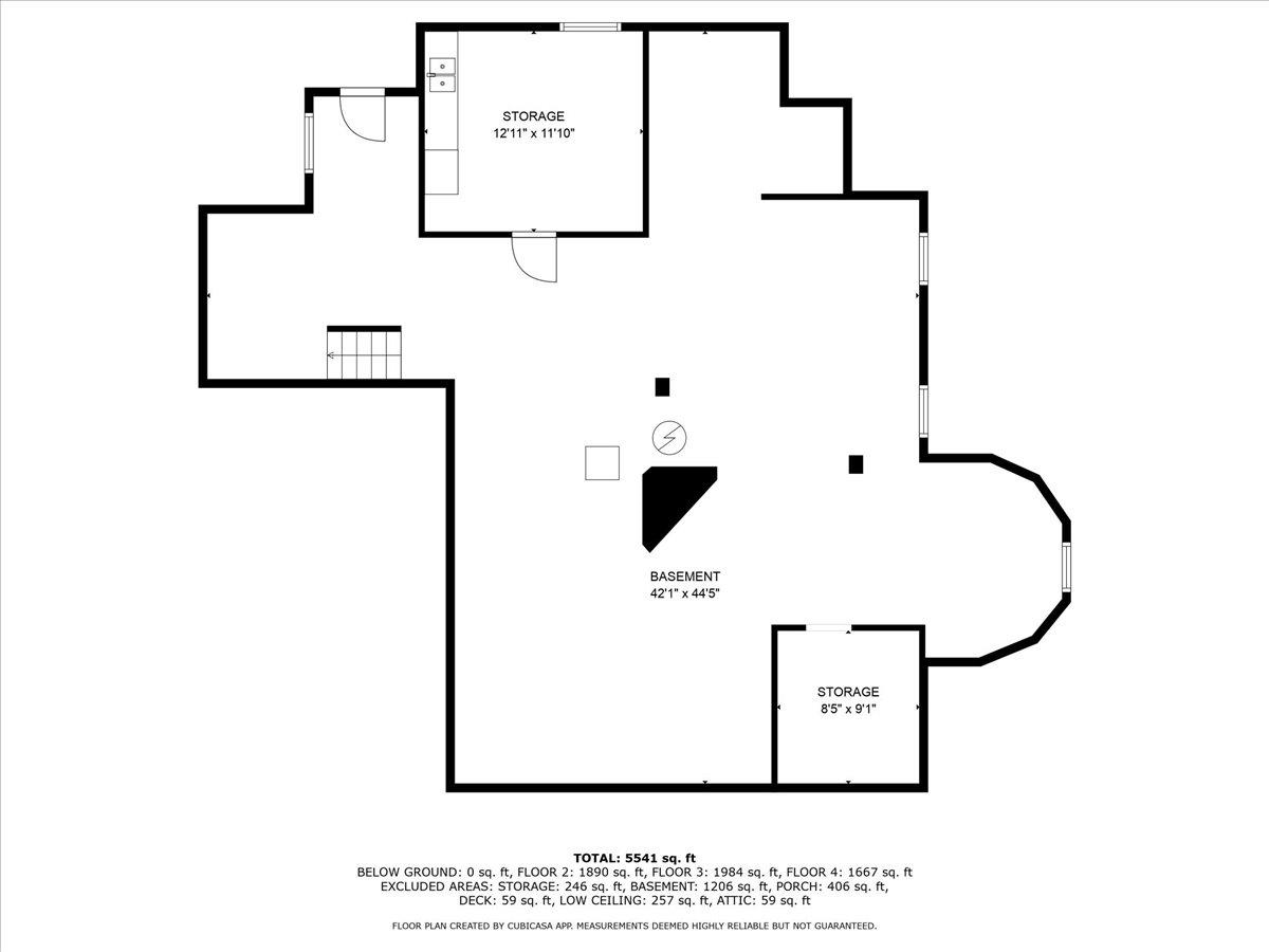 Manchester, New Hampshire, 03104, United States, 5 Bedrooms Bedrooms, ,6 BathroomsBathrooms,Residential,For Sale,1779351
