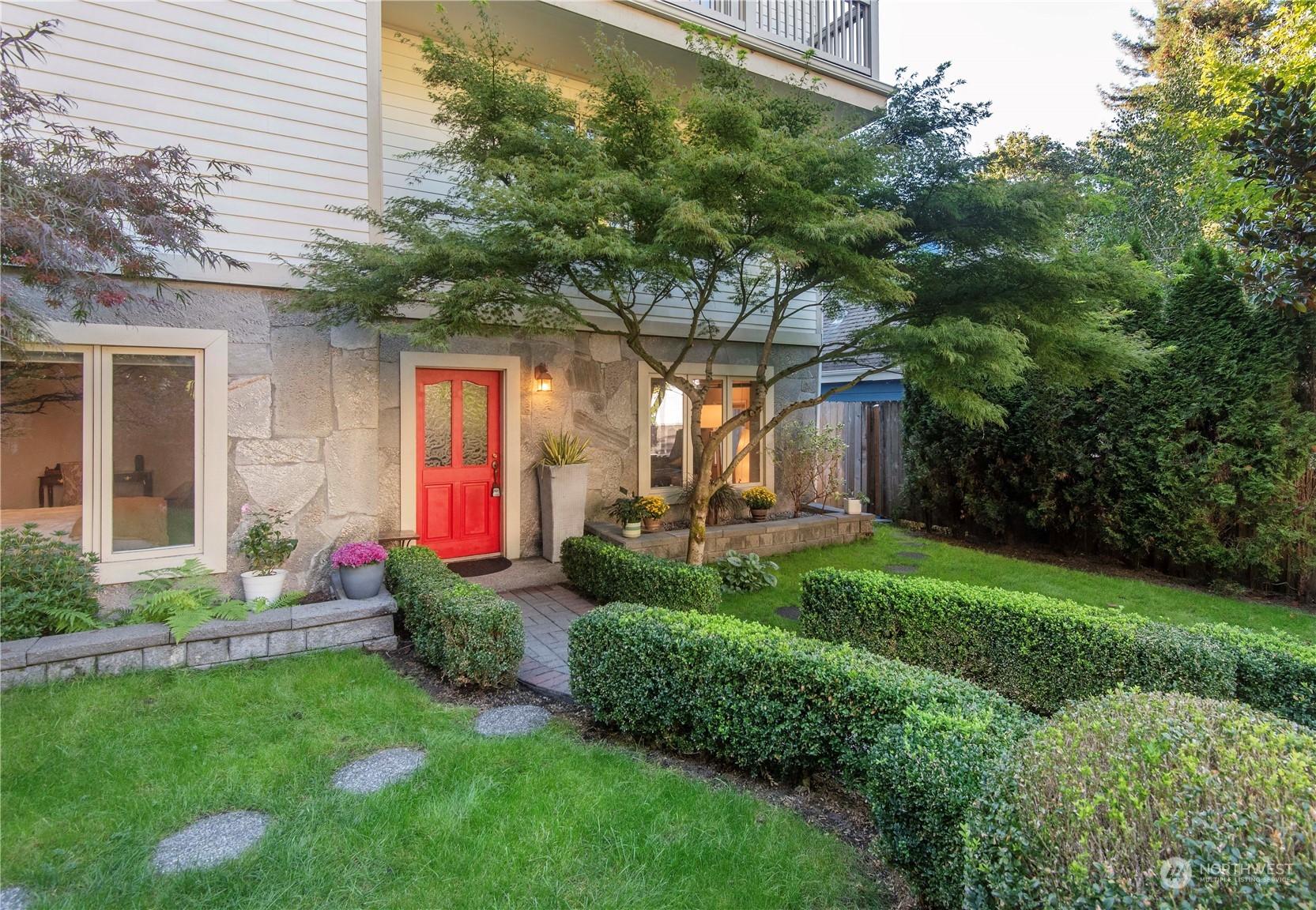 2601 3RD AVENUE N, SEATTLE, Washington, 98109, United States, 4 Bedrooms Bedrooms, ,4 BathroomsBathrooms,Residential,For Sale,2601 3RD AVENUE N,1616914
