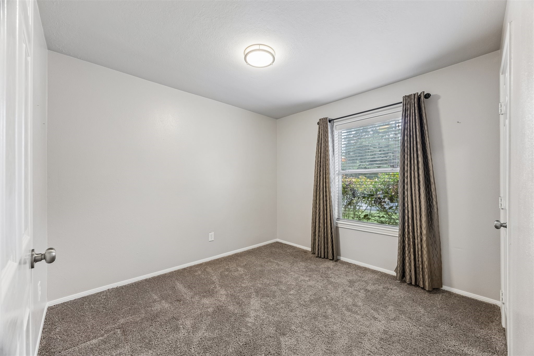  802 W Sealy Street - 物件實景
