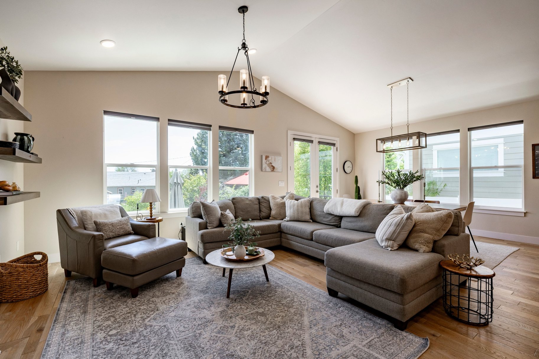  Custom Built, 2020, Amazing Finishes and Floor Plan - 物件實景