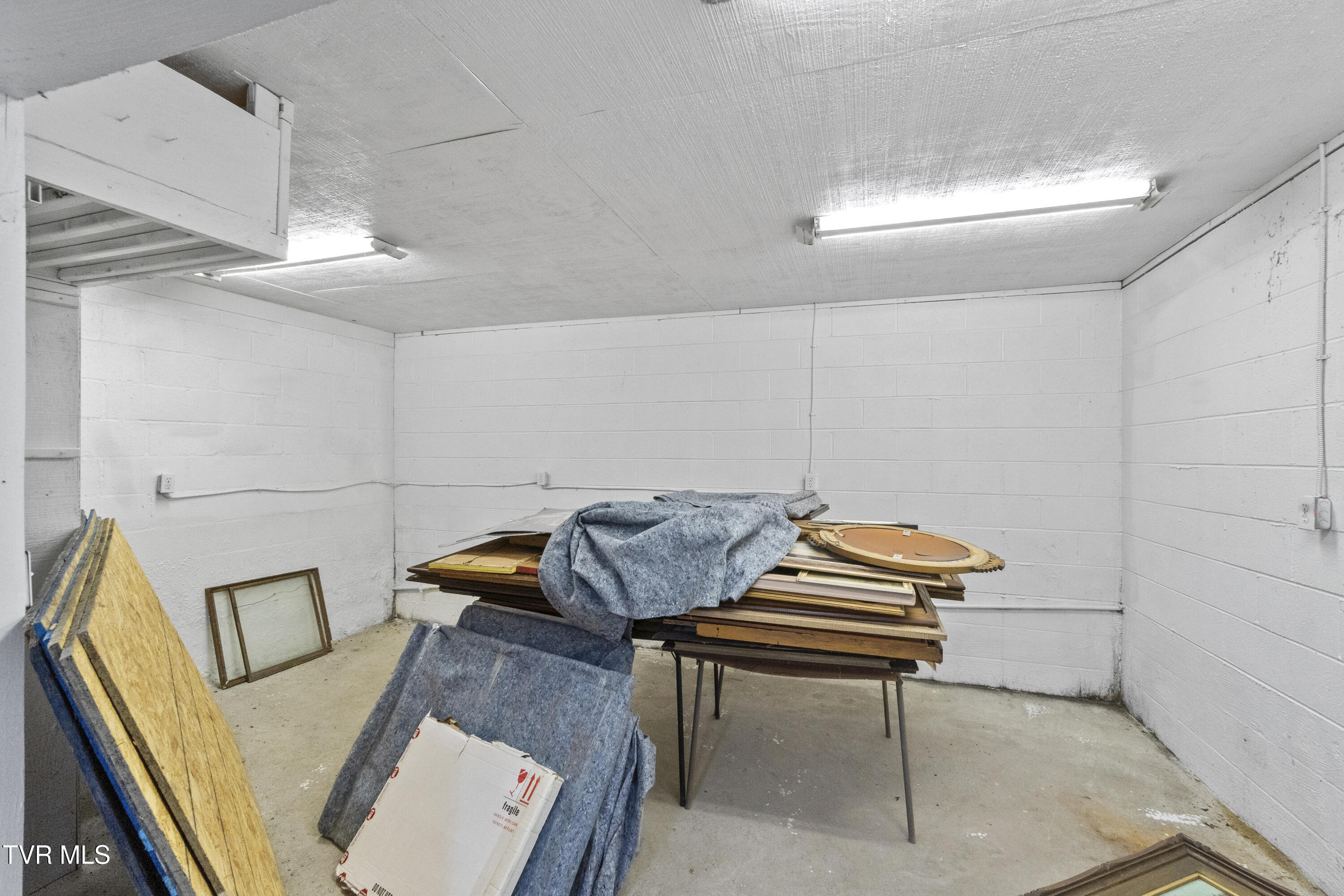 Greeneville, Tennessee, 37743, United States, 3 Bedrooms Bedrooms, ,2 BathroomsBathrooms,Residential,For Sale,1982221