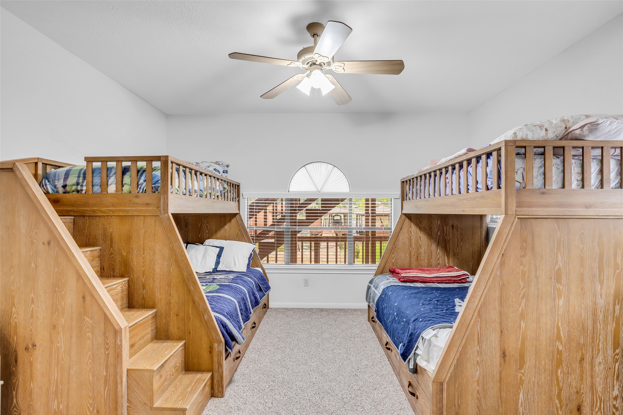  33 Harbour Point Circle - 物件實景