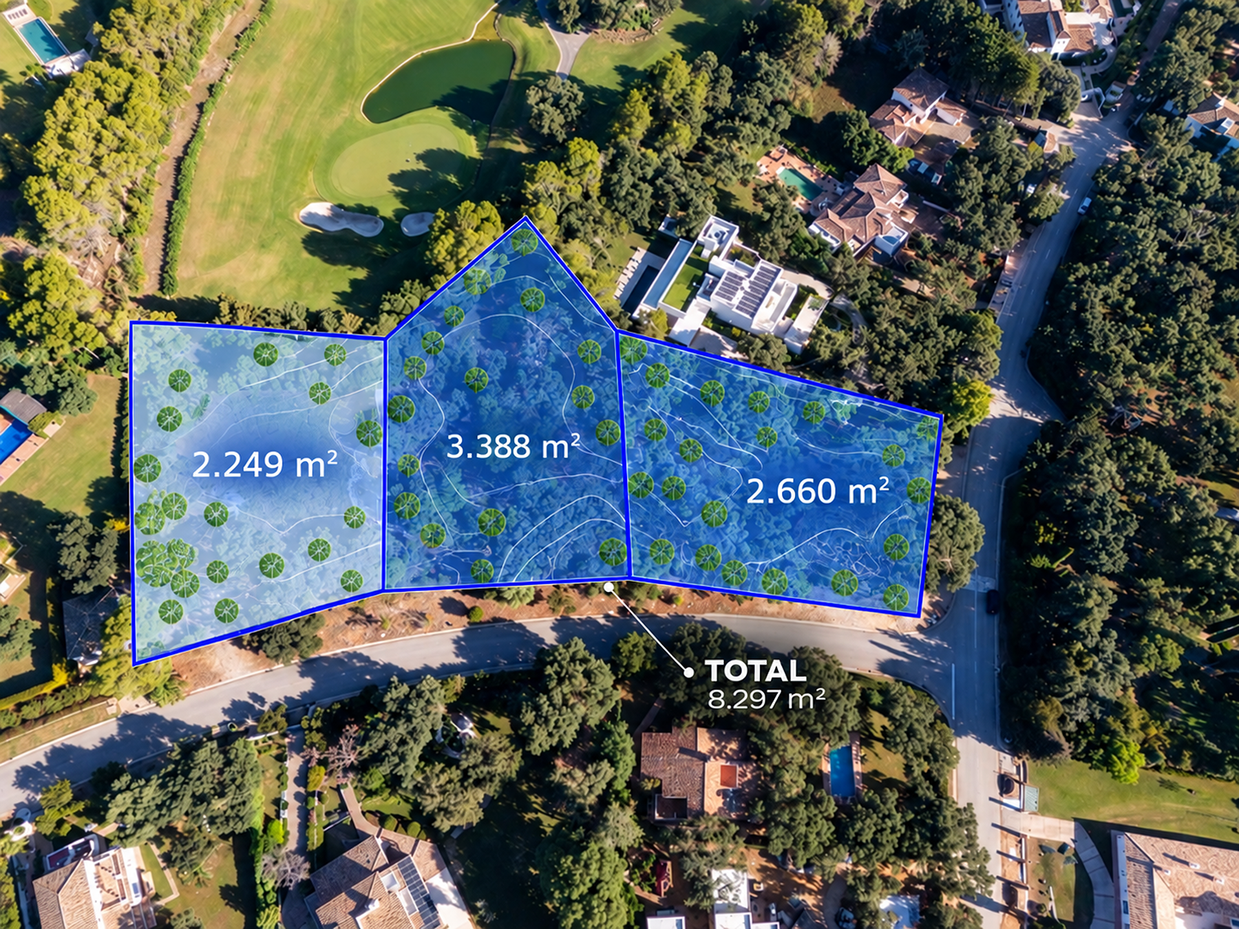  Expansive frontline golf plot beside Valderrama