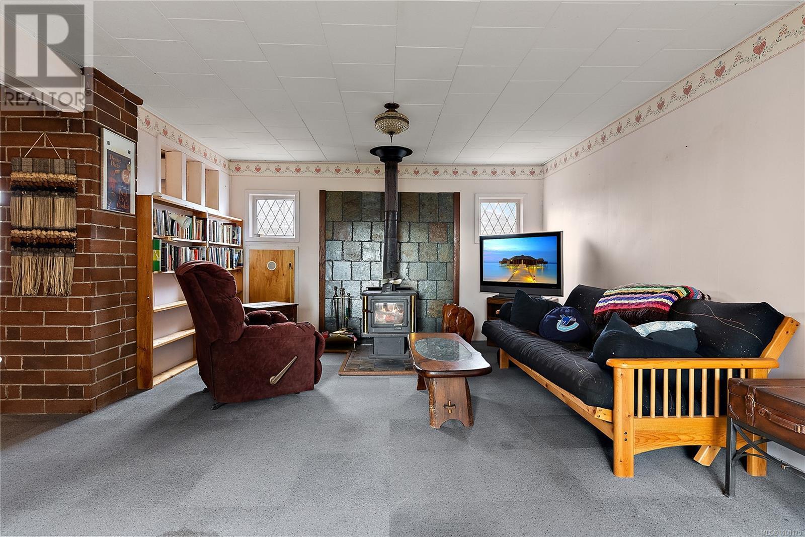 SIDNEY, British Columbia, V8L 2W2, CA, 2 Bedrooms Bedrooms, ,1 BathroomBathrooms,Residential,For Sale,1902048