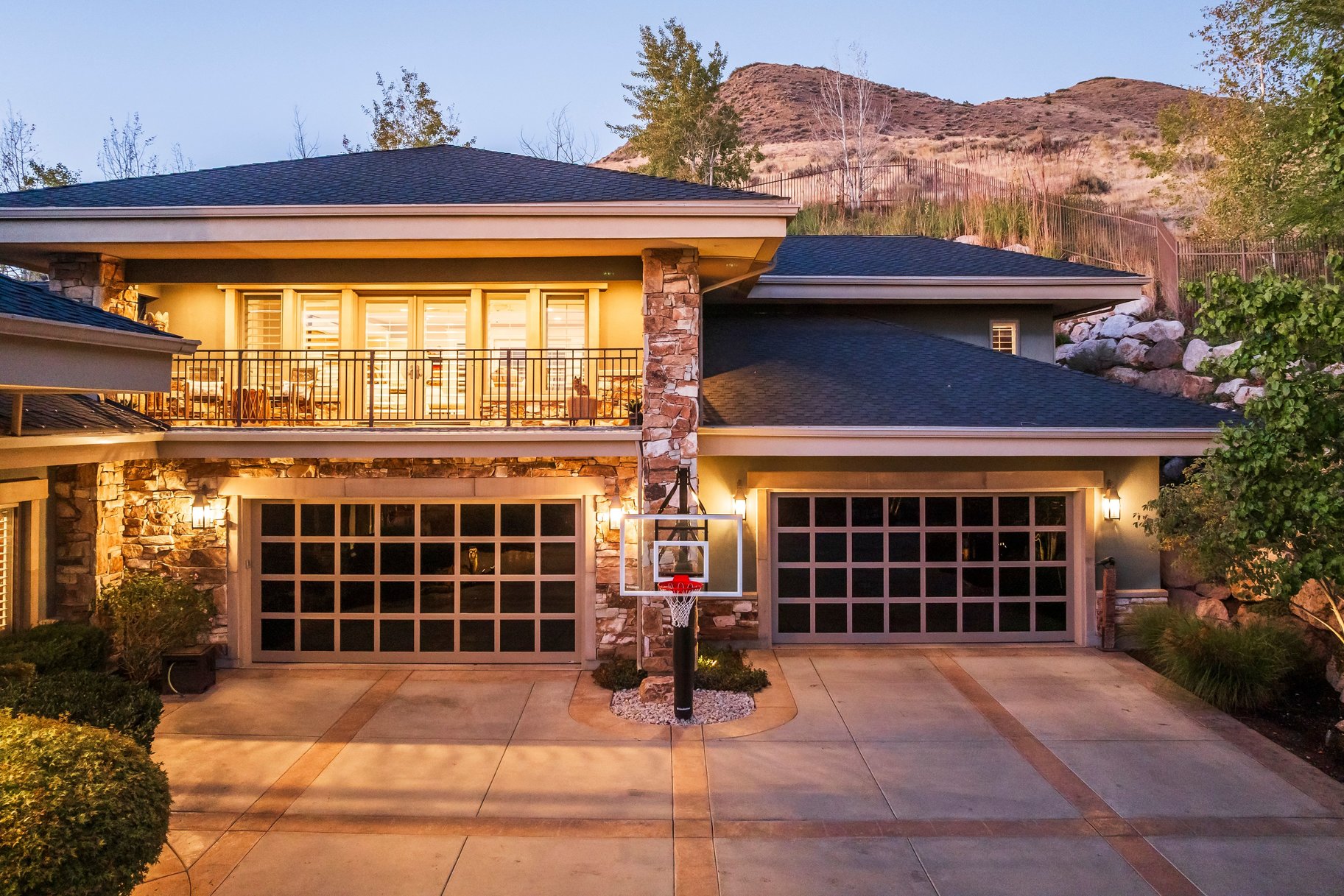  Timeless East Bench Craftsman Estate with Gated Entry, Expansive Light and Views - 物件實景