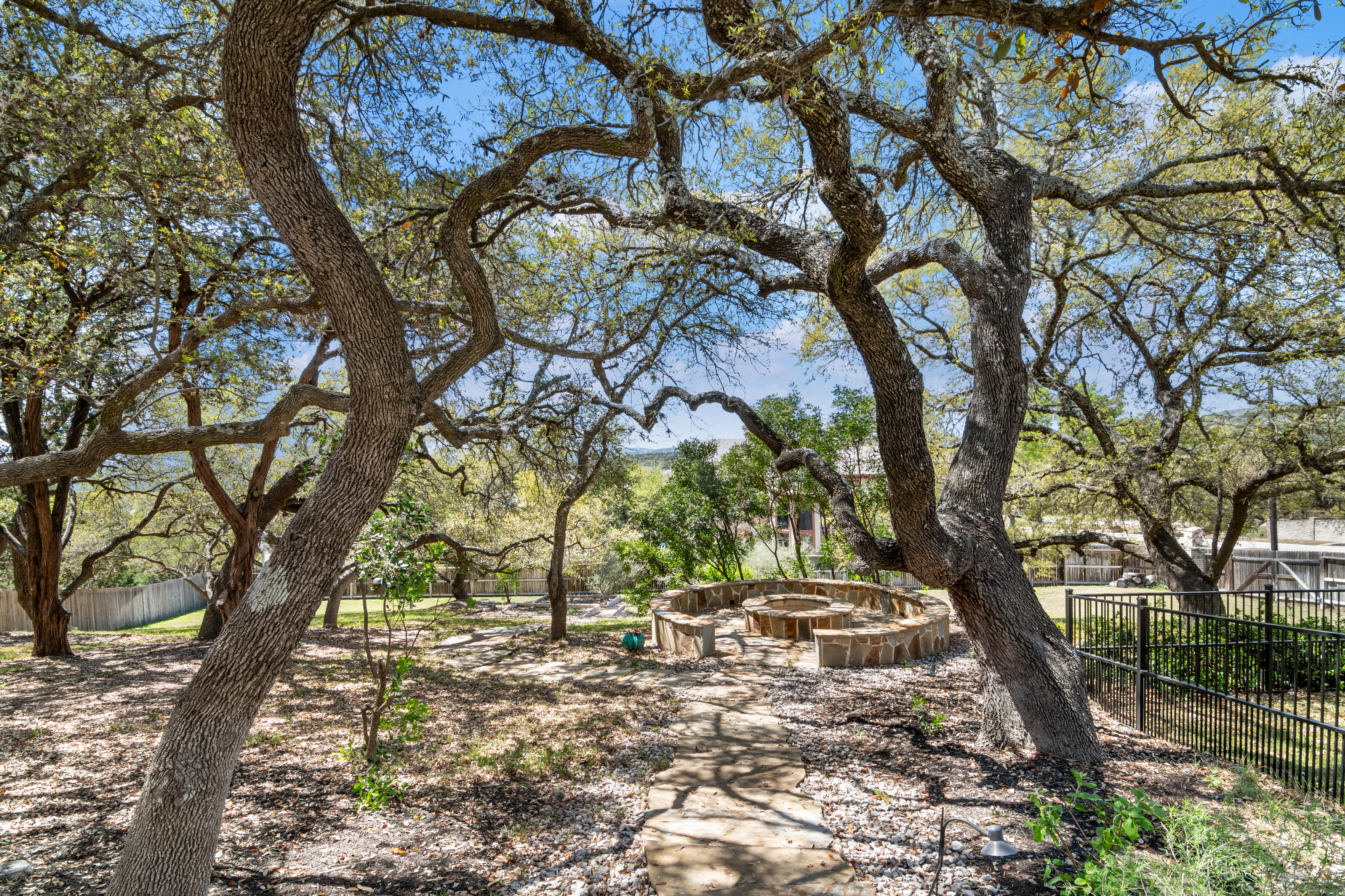  Luxury Living with Hilltop Views - 物件實景