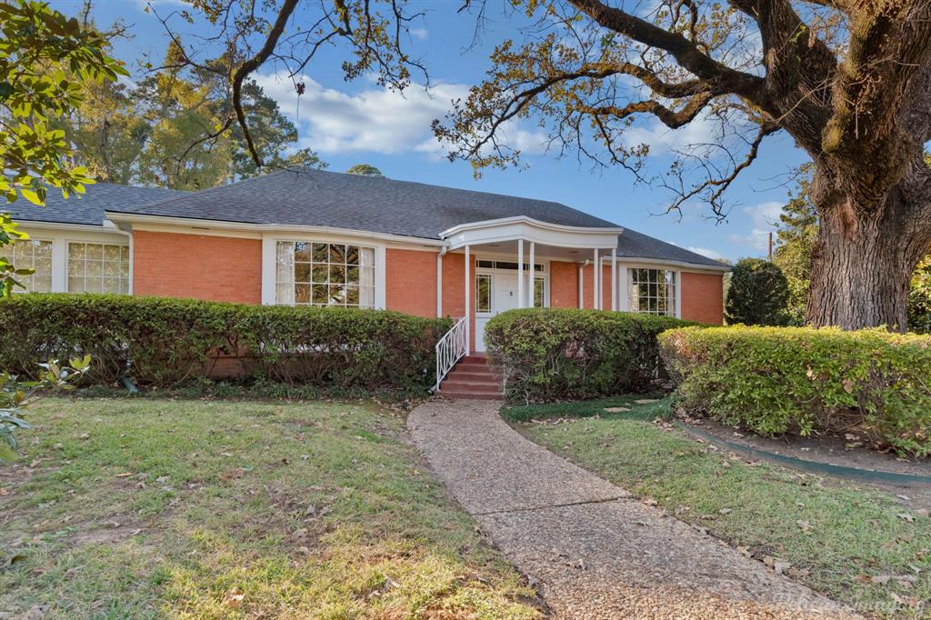 Shreveport, Louisiana, 71106, United States, 3 Bedrooms Bedrooms, ,4 BathroomsBathrooms,Residential,For Sale,1807700