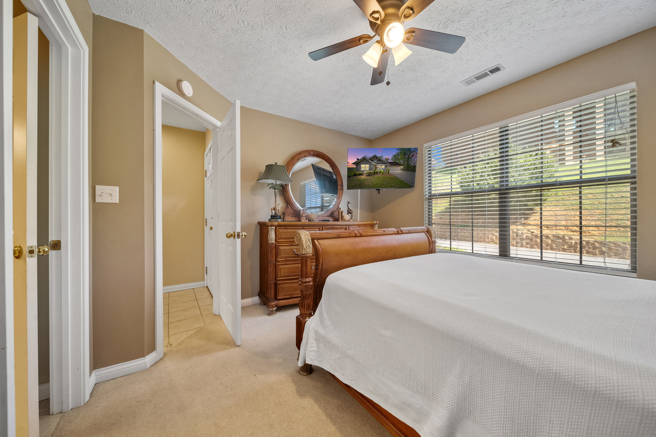 Sevierville, Tennessee, 37862, United States, 3 Bedrooms Bedrooms, ,3 BathroomsBathrooms,Residential,For Sale,1982821