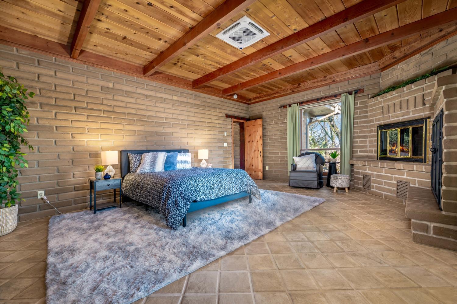 Grass Valley, California, 95949, United States, 3 Bedrooms Bedrooms, ,5 BathroomsBathrooms,Residential,For Sale,2006343