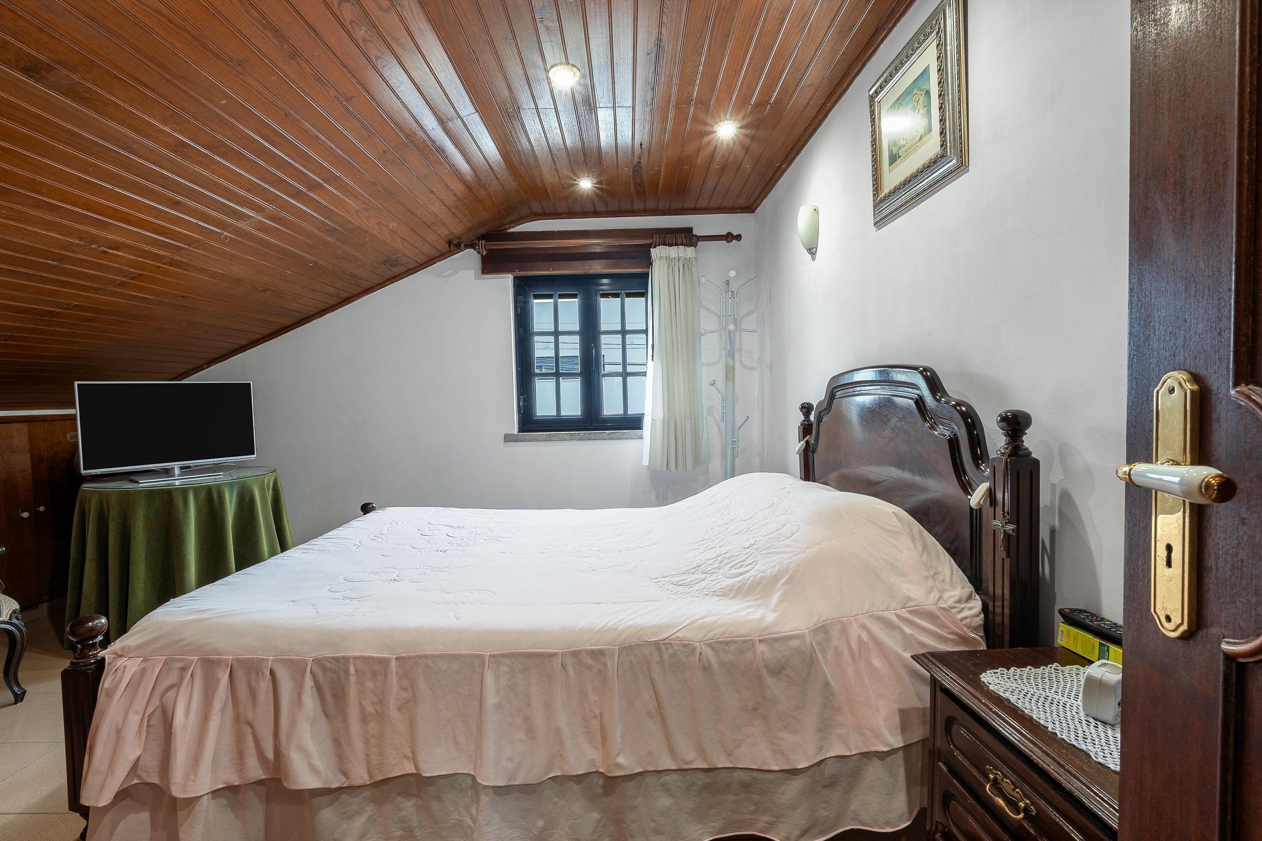 Cascais, Lisbon, 2785-261, PT, 4 Bedrooms Bedrooms, ,3 BathroomsBathrooms,Residential,For Sale,1795238