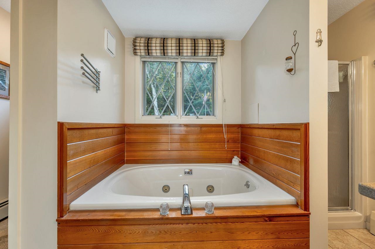 Thornton, New Hampshire, 03285, United States, 3 Bedrooms Bedrooms, ,2 BathroomsBathrooms,Residential,For Sale,1933303