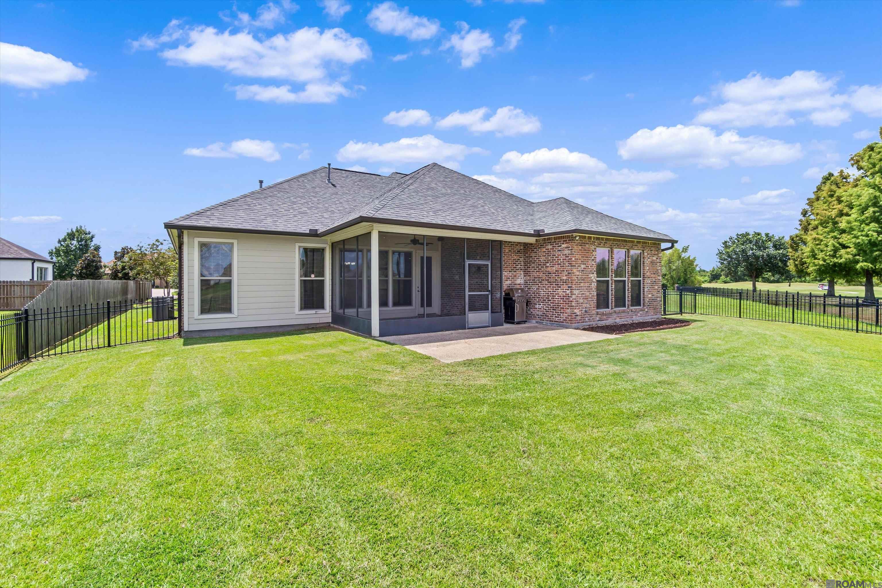 Gonzales, Louisiana, 70737, United States, 5 Bedrooms Bedrooms, ,3 BathroomsBathrooms,Residential,For Sale,1915679