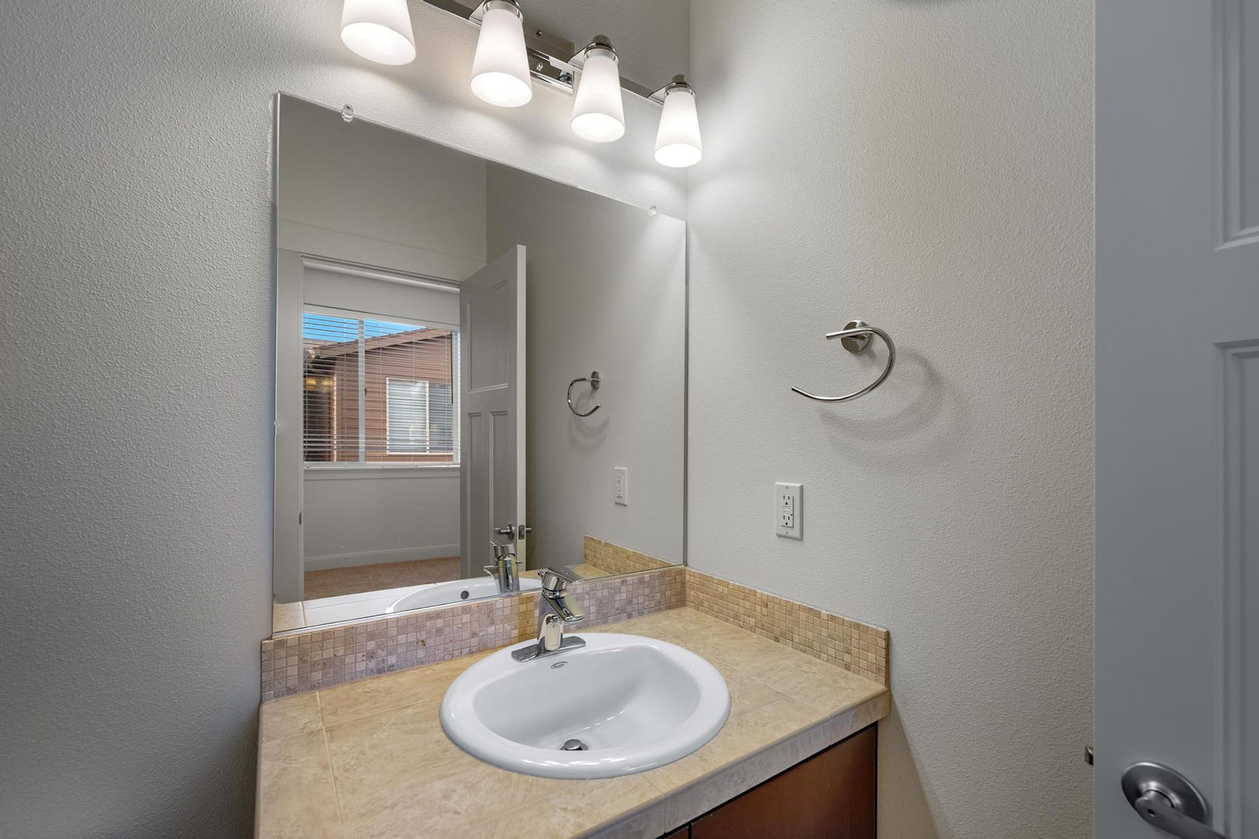  14340 SW BURLWOOD LN Beaverton, OR 97005 - 物件實景