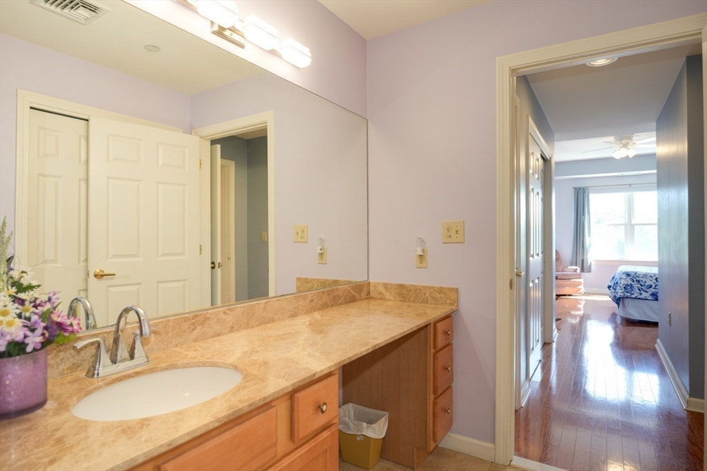 Dedham, Massachusetts, 02026, United States, 2 Bedrooms Bedrooms, ,2 BathroomsBathrooms,Residential,For Sale,1950986