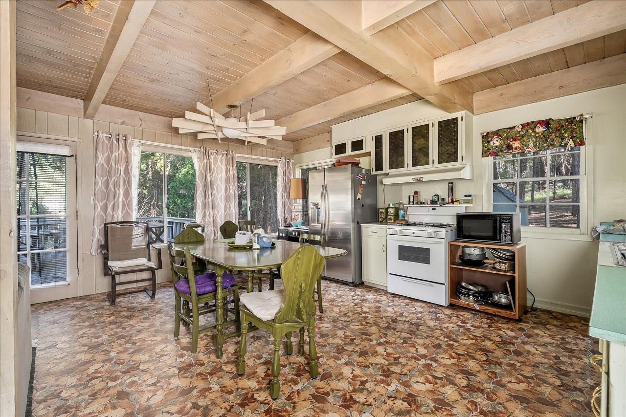 Yosemite, California, 95389, United States, 3 Bedrooms Bedrooms, ,2 BathroomsBathrooms,Residential,For Sale,1930689
